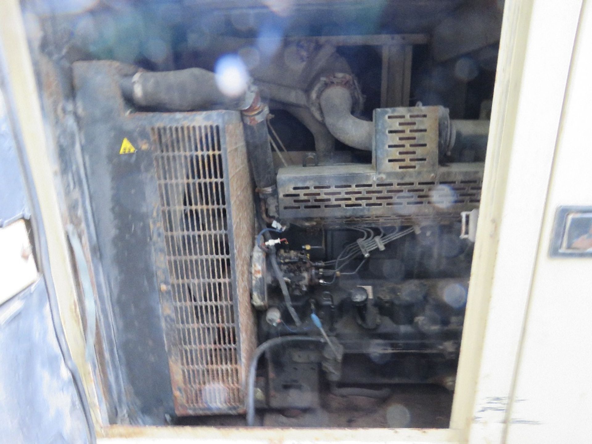 INGERSOLL RAND G200 SKID MOUNTED 200KVA RATED GENERATOR SET WITH JOHN DEERE ENGINE. WHEN TESTED WAS - Image 6 of 9