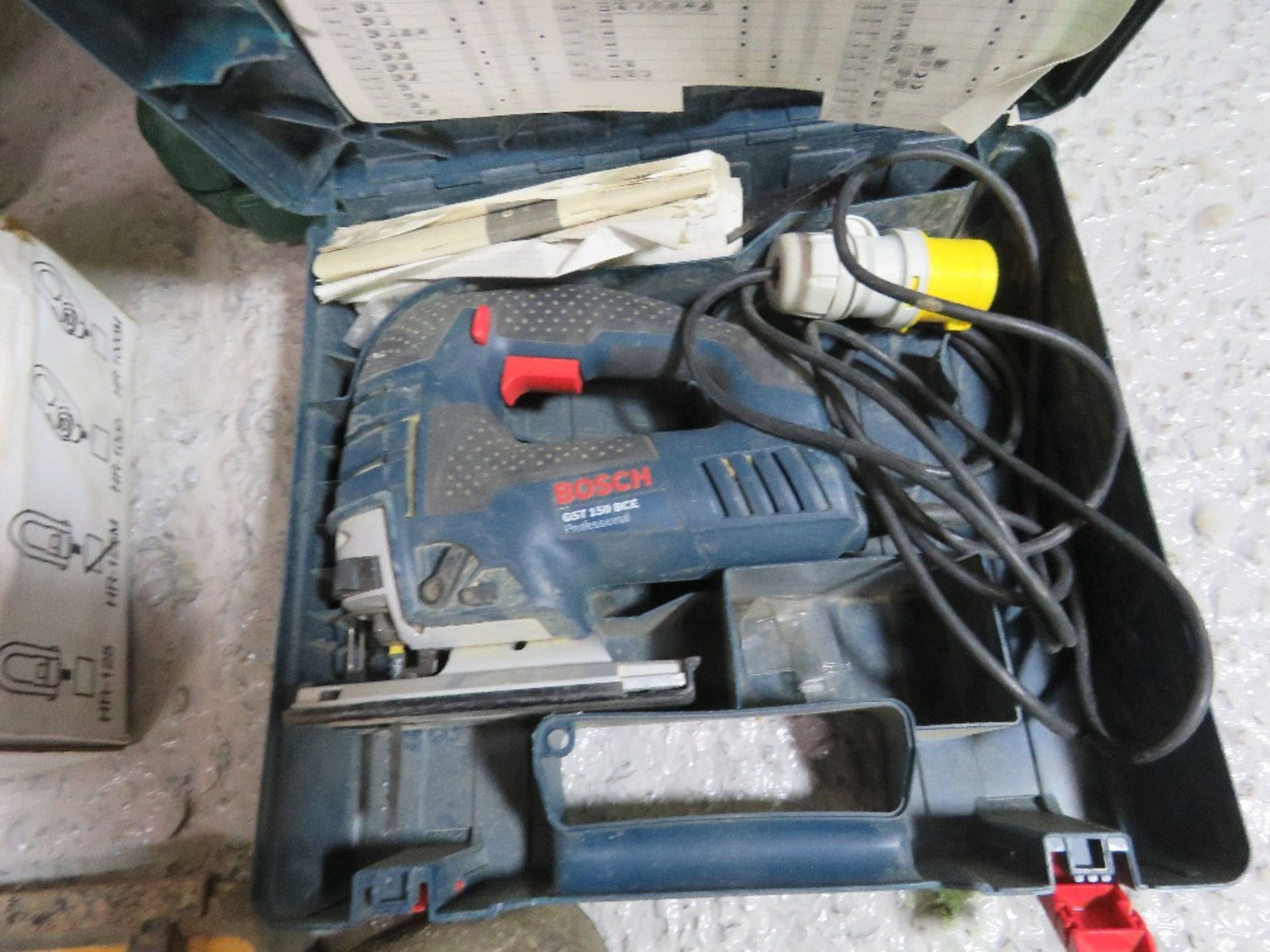 110VOLT POWERED JIG SAW AND DRILL. - Image 2 of 2