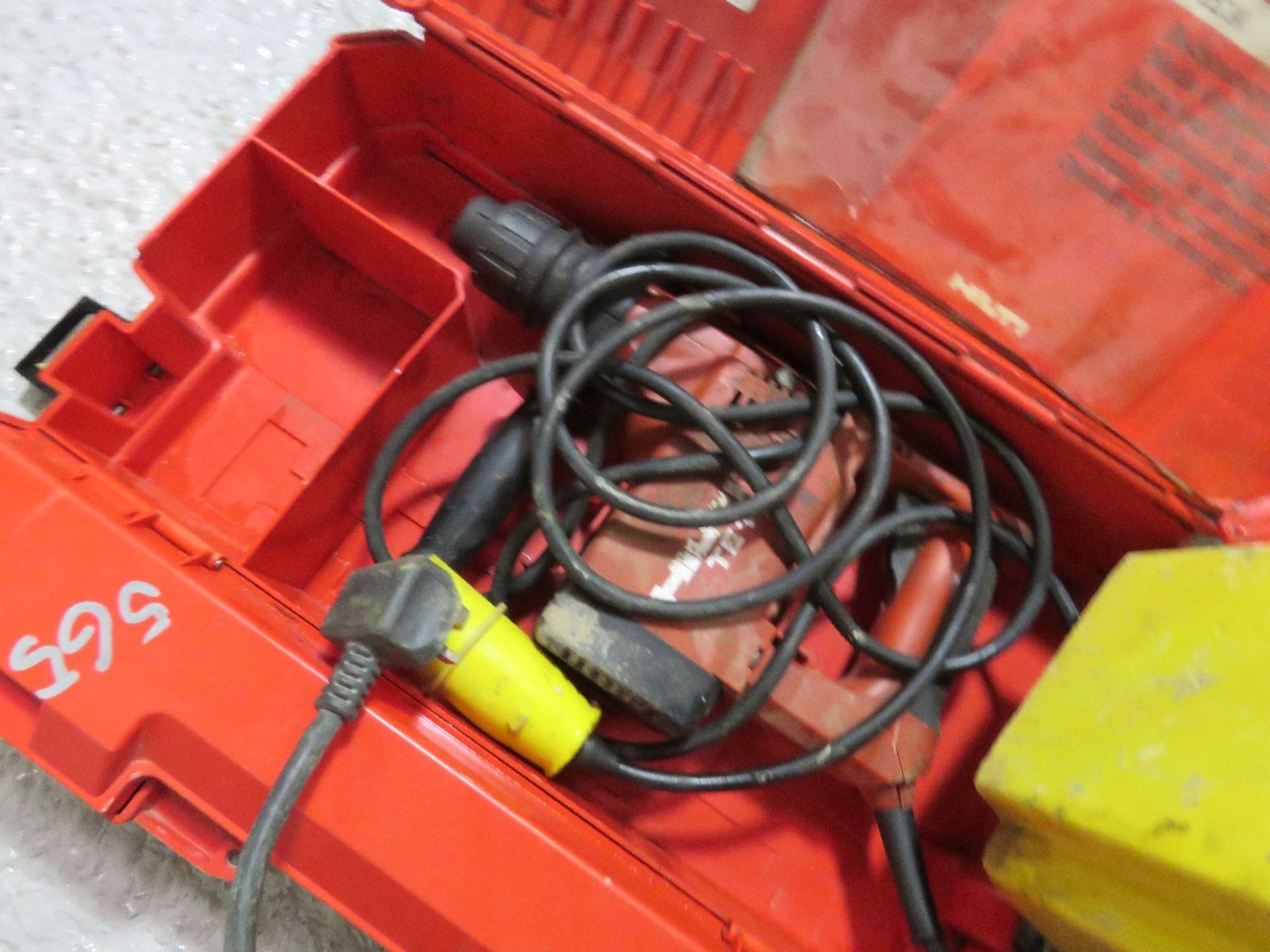 HILTI TE14 BREAKER DRILL PLUS A TRANSFORMER. - Image 3 of 3