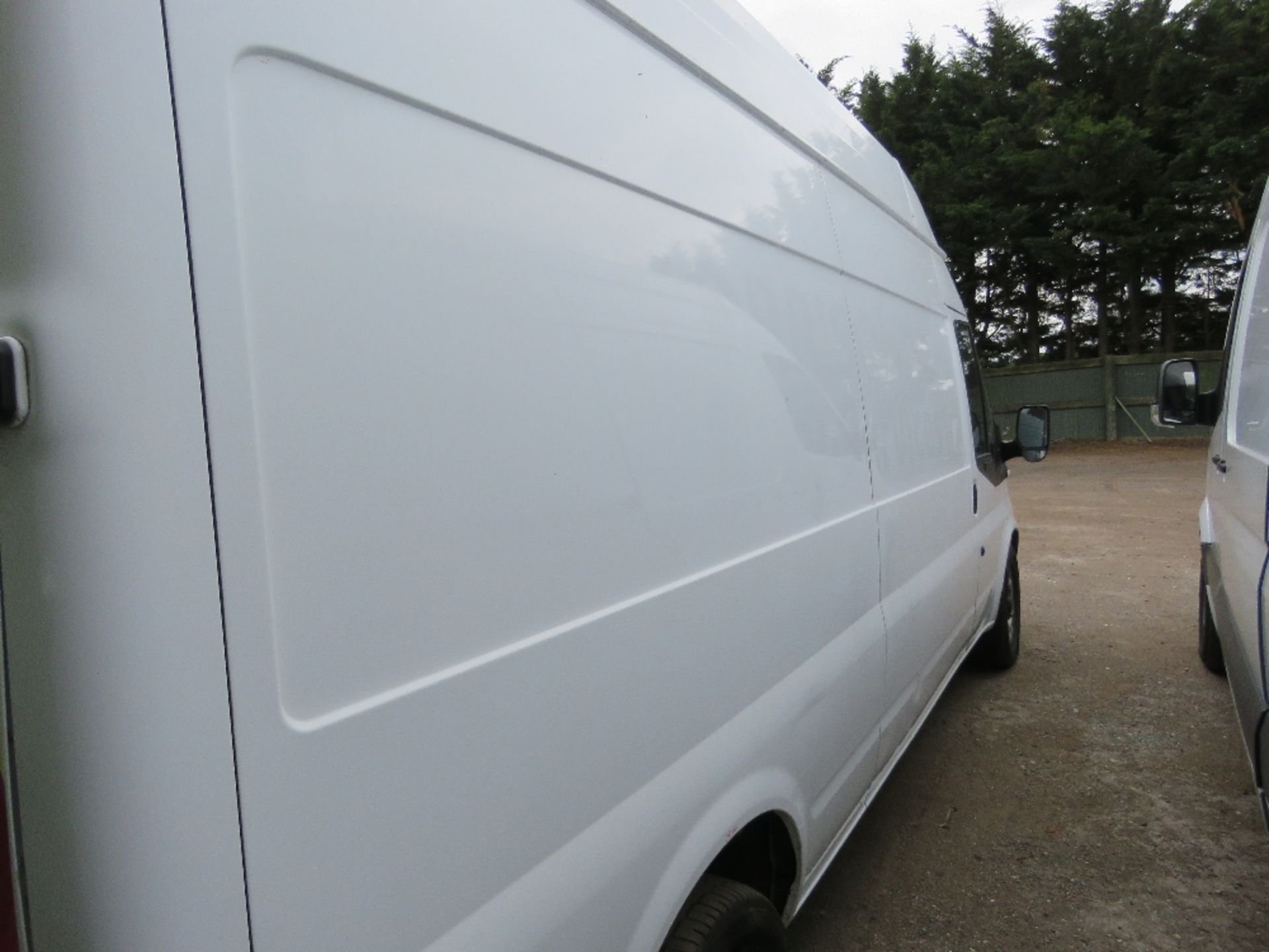 FORD TRANSIT PANEL VAN REG:YS14 VPM WITH ONBOARD COMPRESSOR AND GENERATOR. WITH V5 PLUS MOT TILL MAY - Image 7 of 10