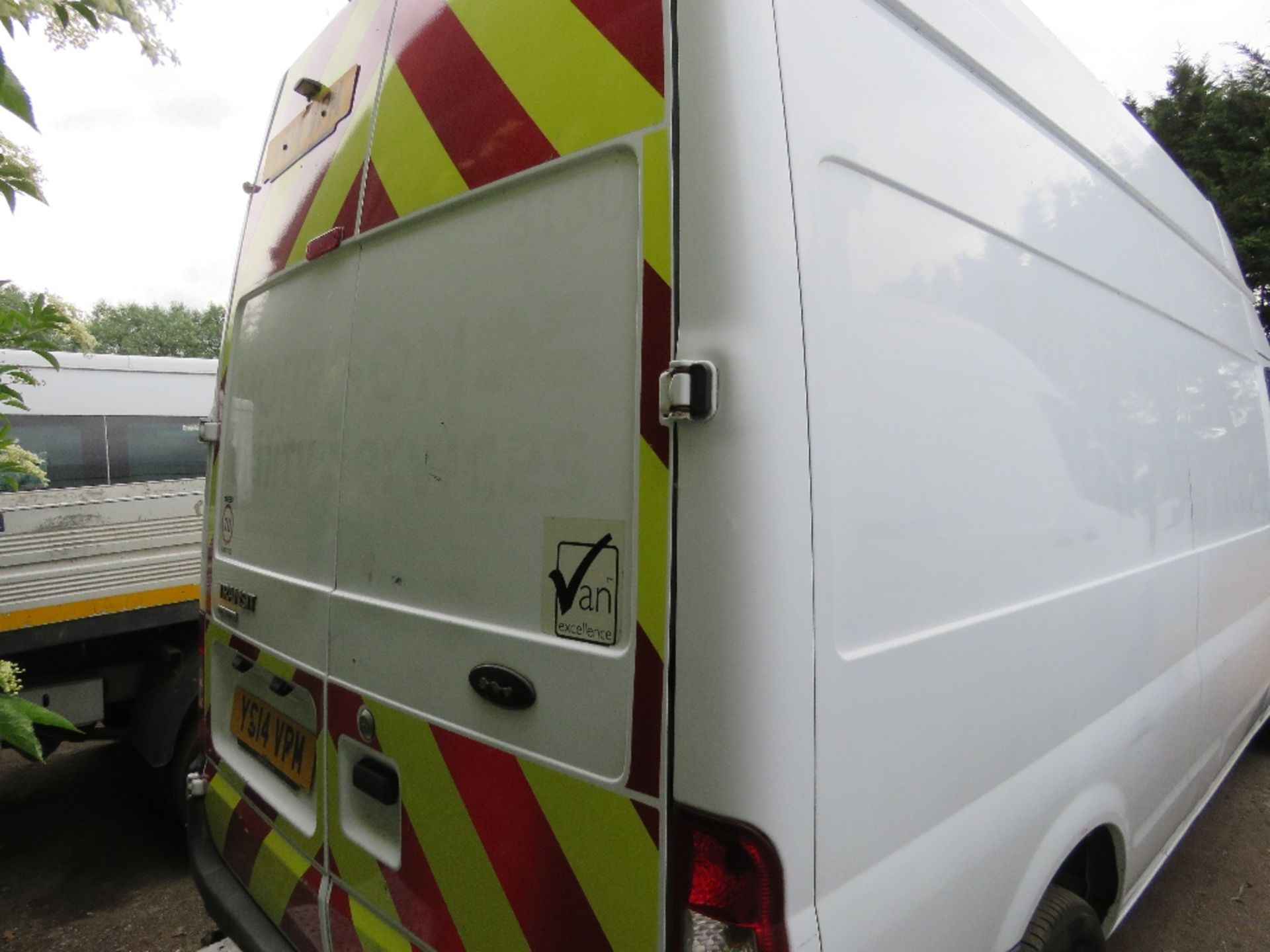 FORD TRANSIT PANEL VAN REG:YS14 VPM WITH ONBOARD COMPRESSOR AND GENERATOR. WITH V5 PLUS MOT TILL MAY - Image 6 of 10
