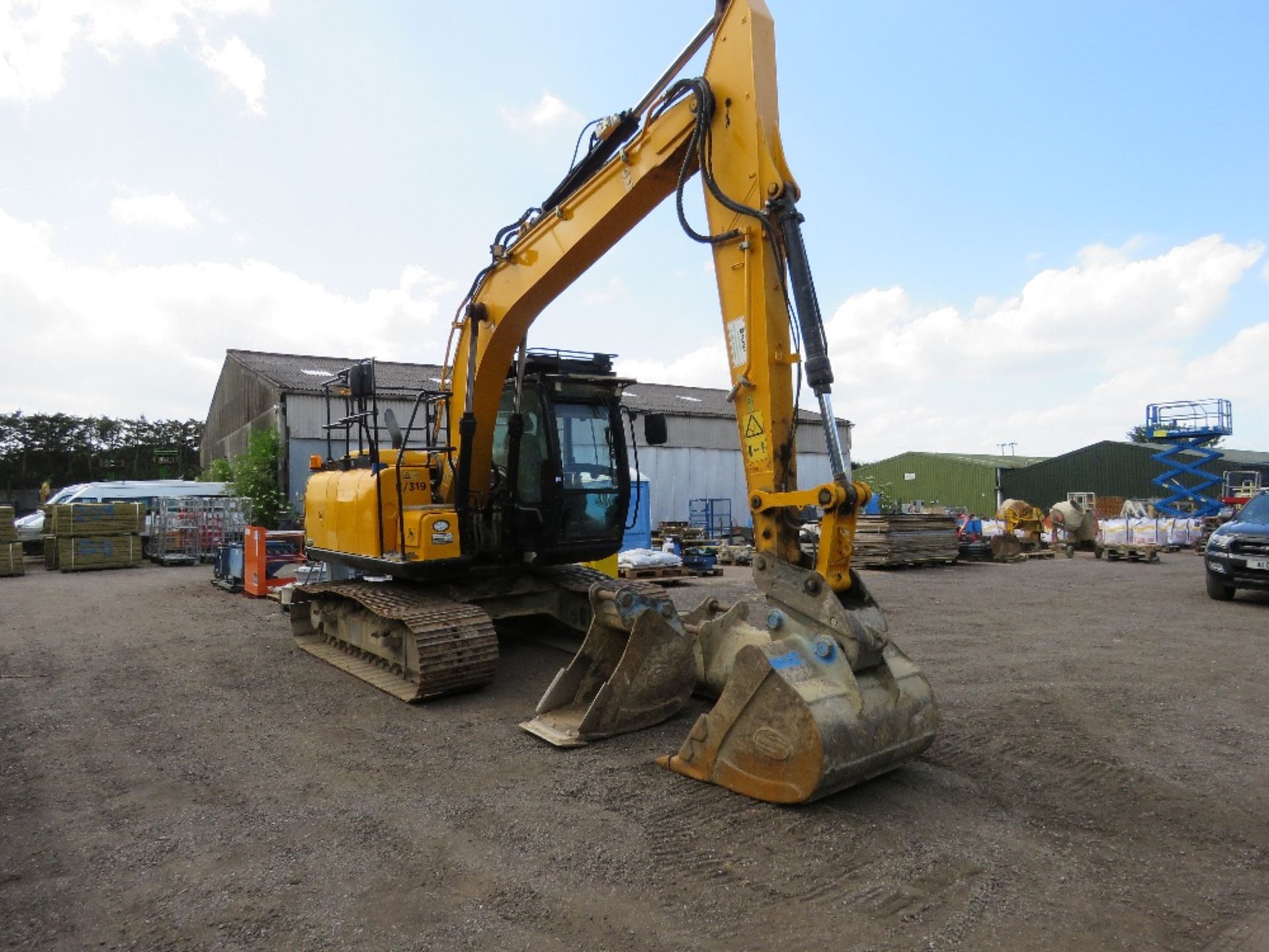 JCB JS130LC +T4F STEEL TRACKED 13 TONNE EXCAVATOR WITH 3 BUCKETS, YEAR 2017. 10% BP ON THIS LOT!! - Image 12 of 14
