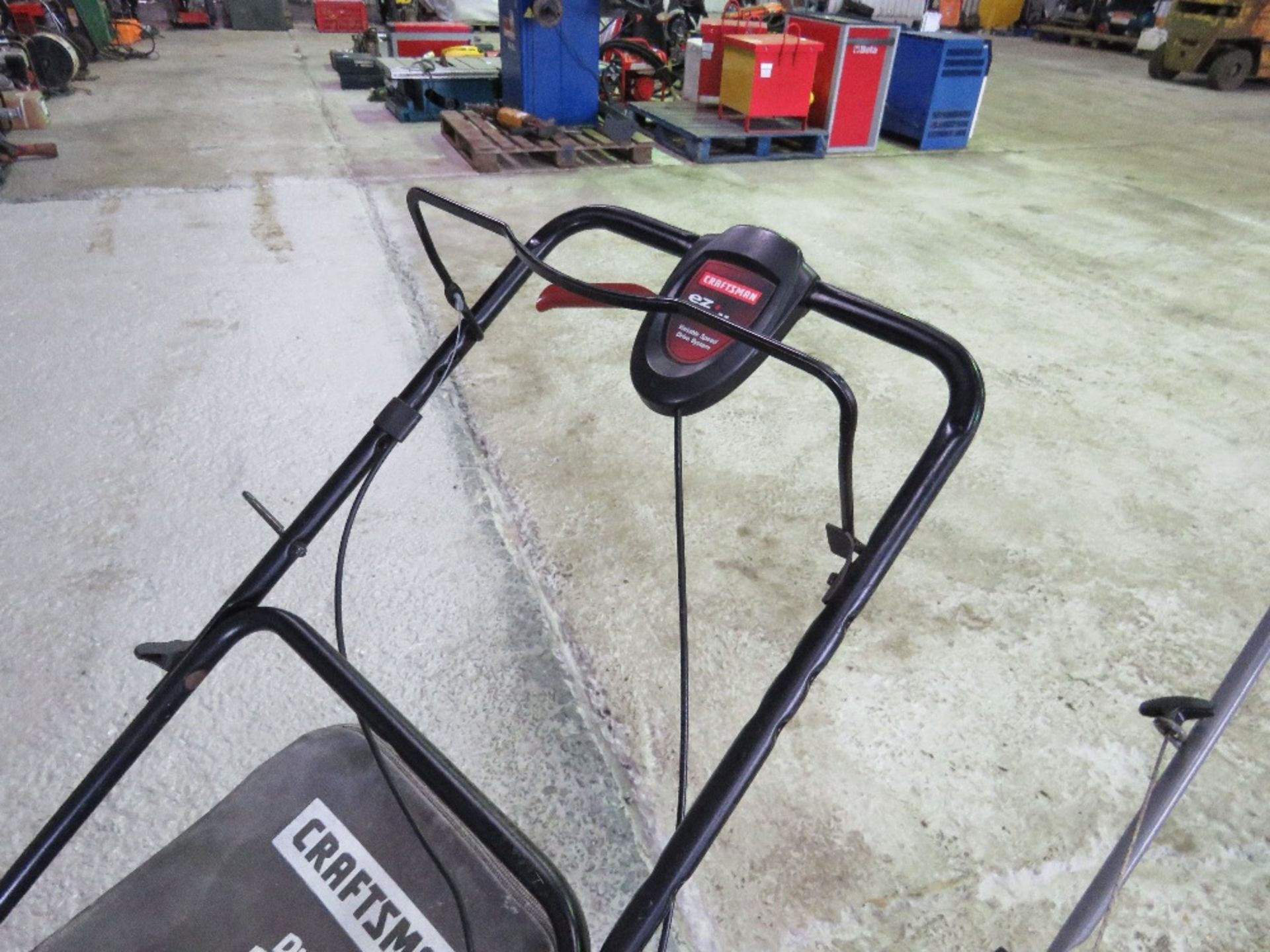 HONDA CRAFTSMAN MOWER, WITH BOX. THIS LOT IS SOLD UNDER THE AUCTIONEERS MARGIN SCHEME, THEREFORE N - Image 2 of 3