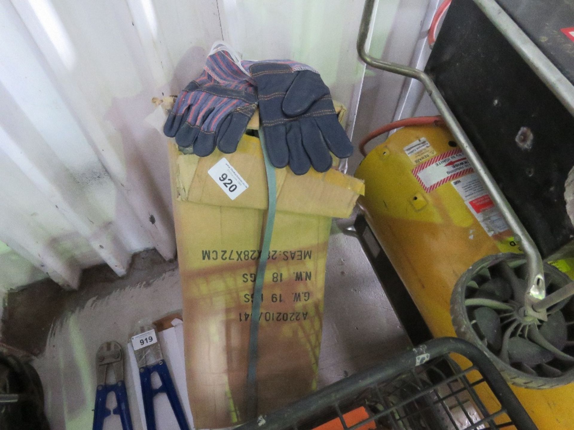 LARGE BOX OF WORK GLOVES. - Image 2 of 3