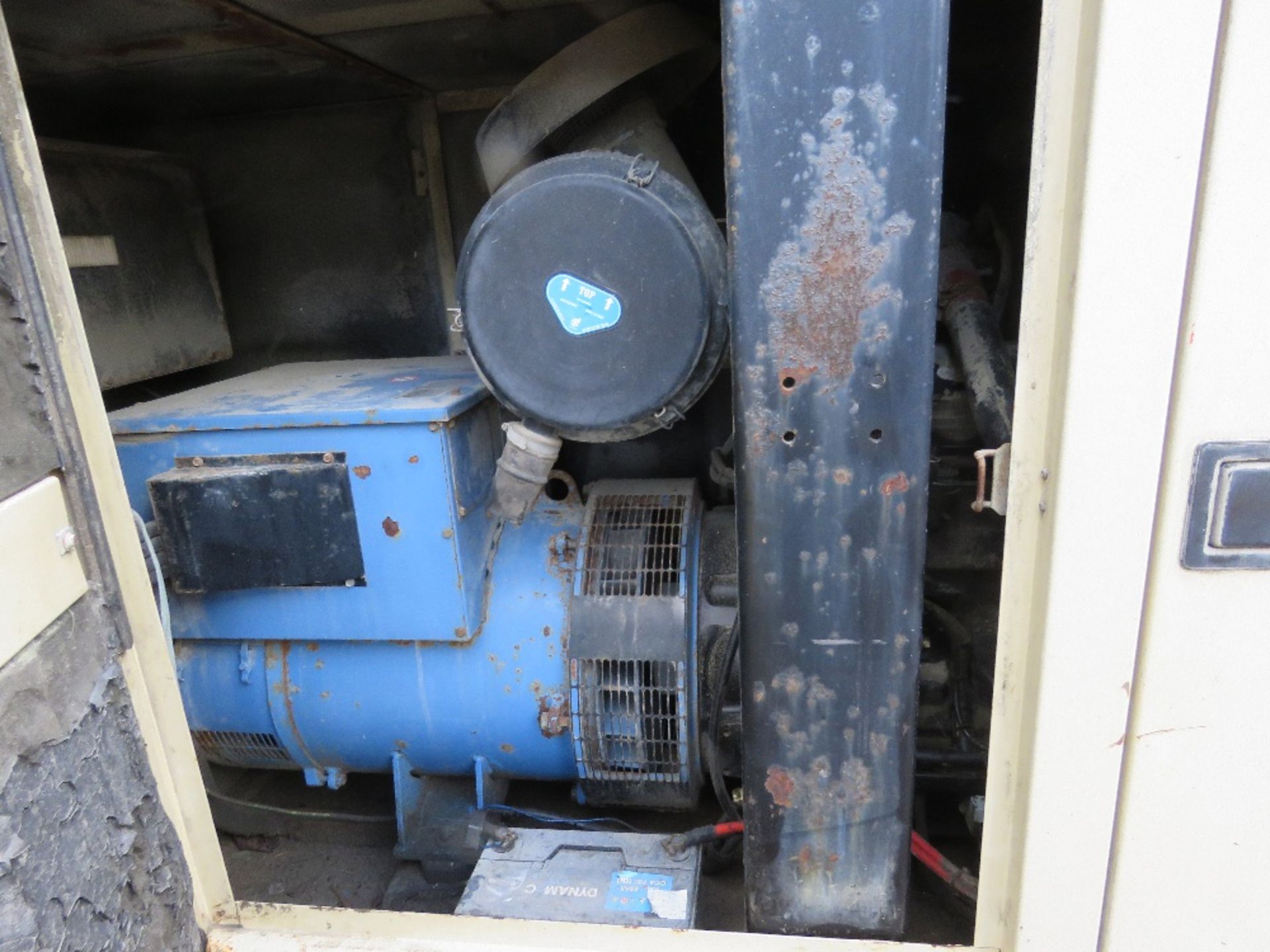 INGERSOLL RAND G200 SKID MOUNTED 200KVA RATED GENERATOR SET WITH JOHN DEERE ENGINE. WHEN TESTED WAS - Image 8 of 9