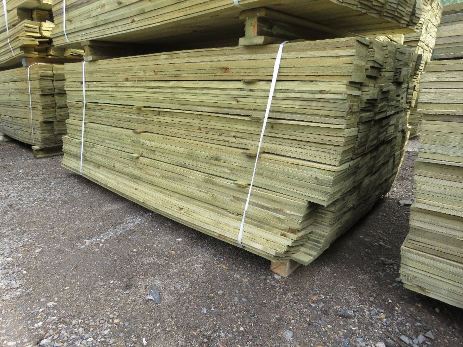 LARGE PACK OF PRESSURE TREATED FEATHER EDGE FENCE CLADDING TIMBERS. 1.80M LENGTH X 10CM WIDTH APPROX - Image 3 of 4