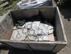QUANTITY OF DECORATIVE CERAMIC TILES. THIS LOT IS SOLD UNDER THE AUCTIONEERS MARGIN SCHEME, THEREFOR