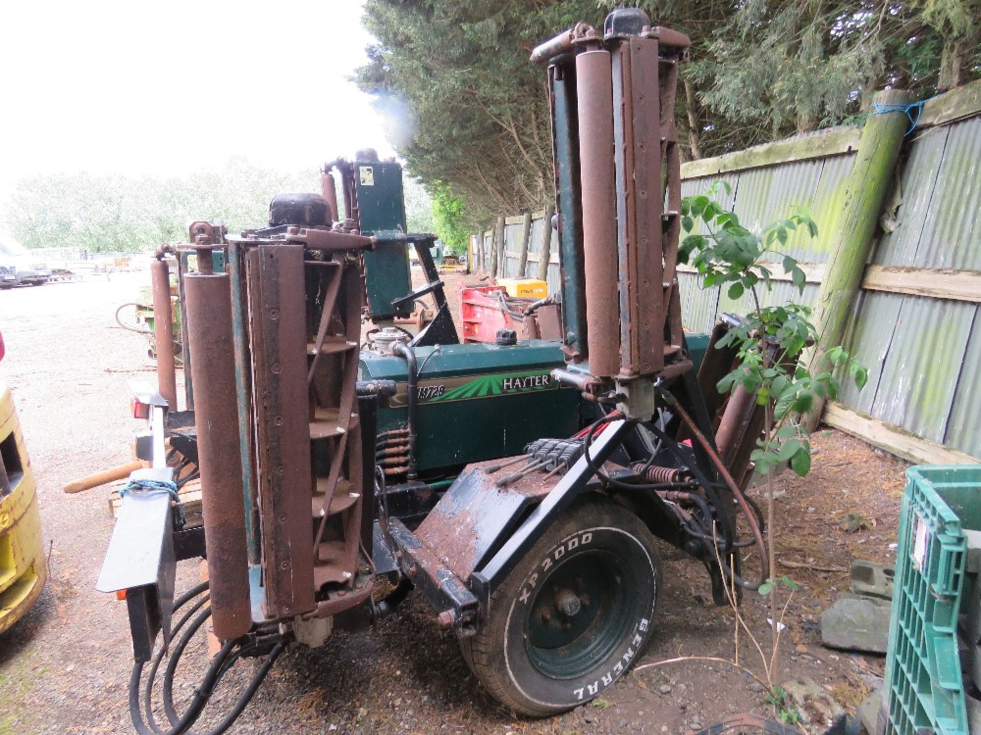 HAYTER TM729 TOWED GHAYTER TM729 TOWED G HAYTER TM729 TOWED GANG MOWER SET, PREVIOUS COUNCIL USEAGE. - Image 4 of 6