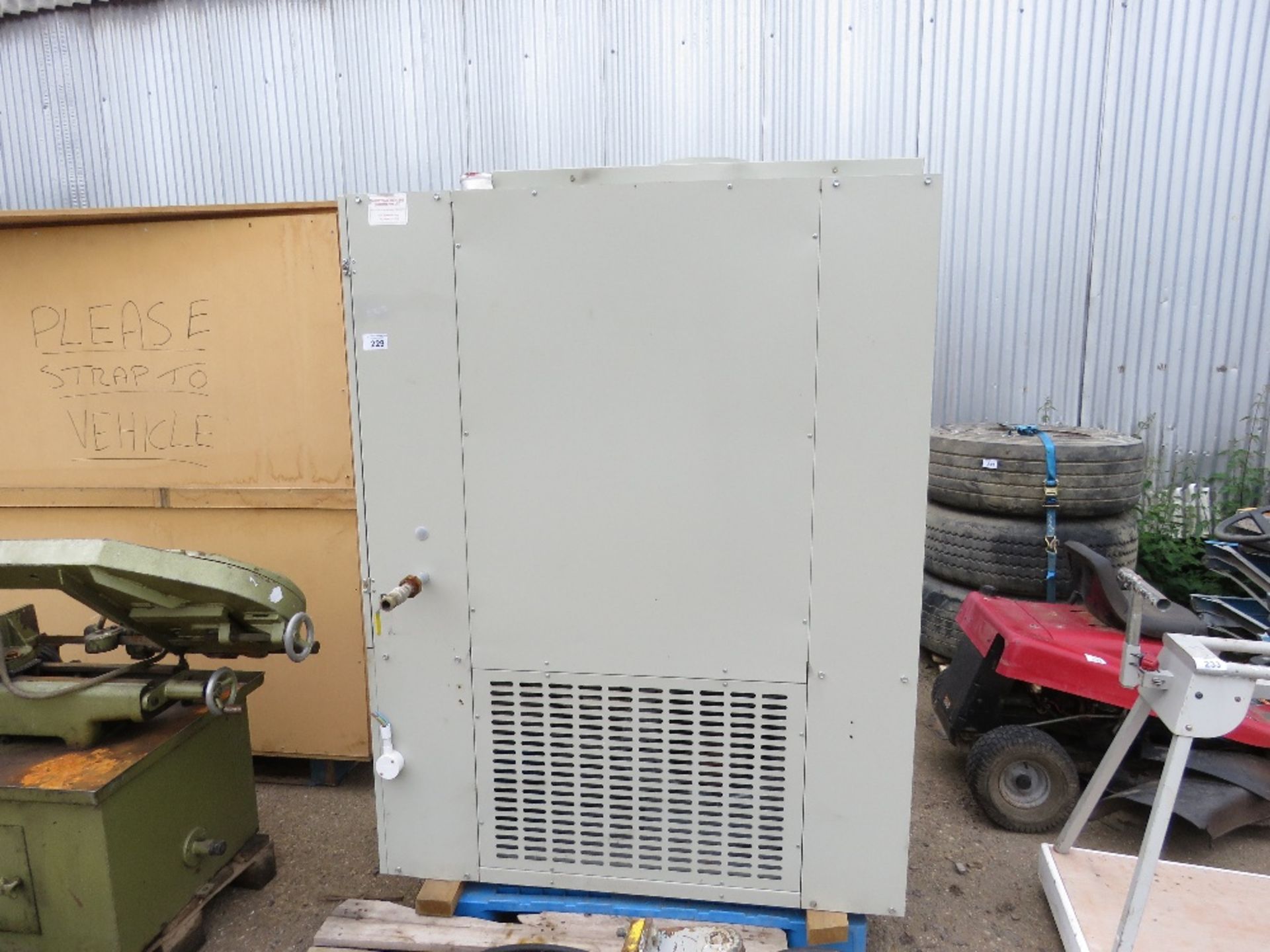 BENSON NATURAL GAS TUBULAR GAS CABINET HEATER MODEL PV330-2.