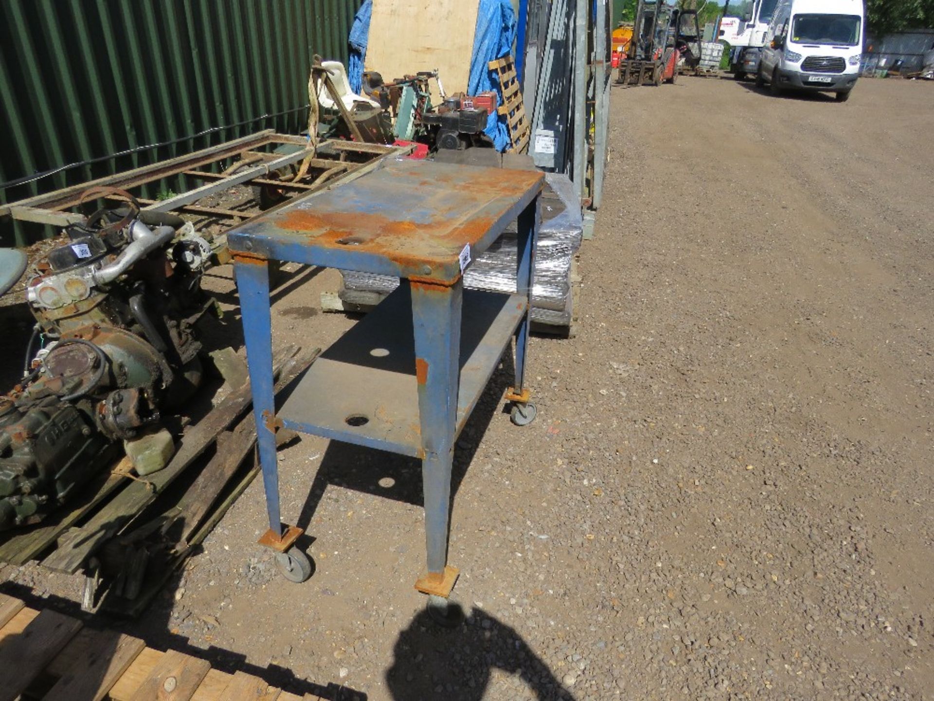 SMALL WHEELED WORKSHOP TROLLEY. THIS LOT IS SOLD UNDER THE AUCTIONEERS MARGIN SCHEME, THEREFORE NO V - Image 2 of 2