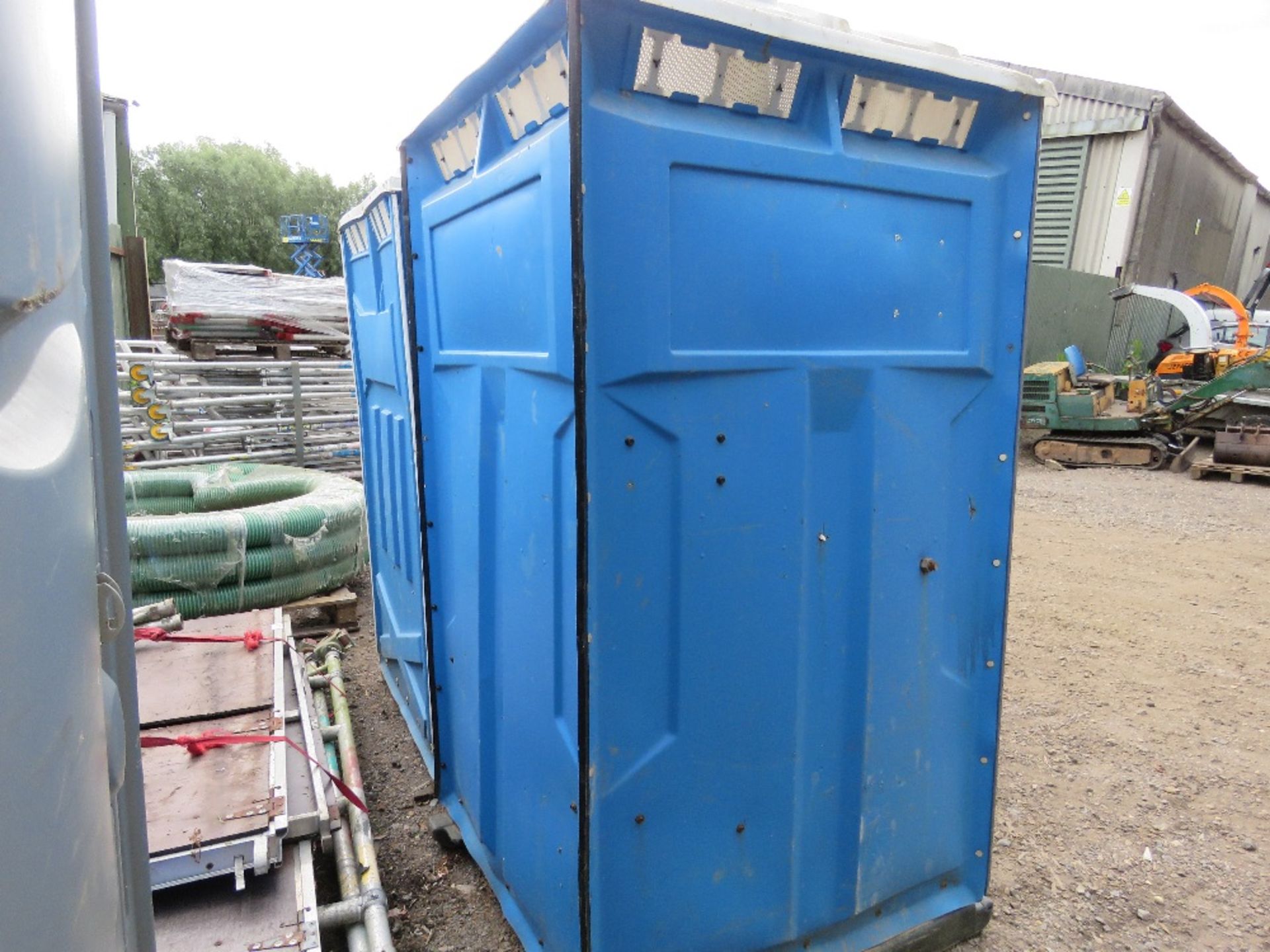 PORTABLE SITE TOILET. - Image 5 of 5