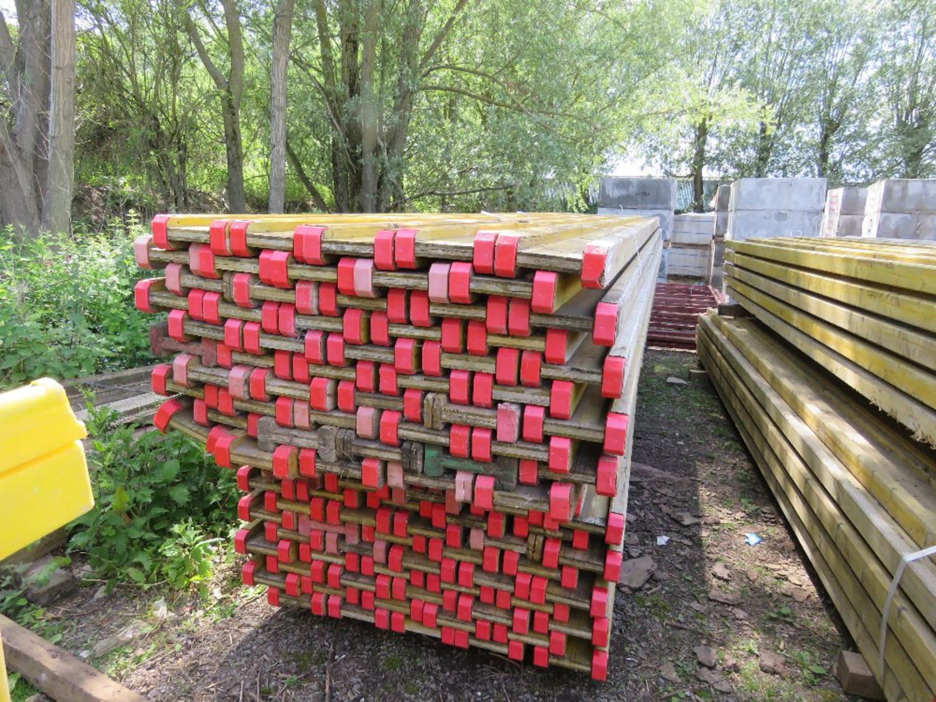 PACK OF 50NO TIMBER FORMWORK SUPPORTING "I" BEAMS , 4.9METRE LENGTH. IDEAL FOR FORMING ROOF STRUCTUR - Image 2 of 5