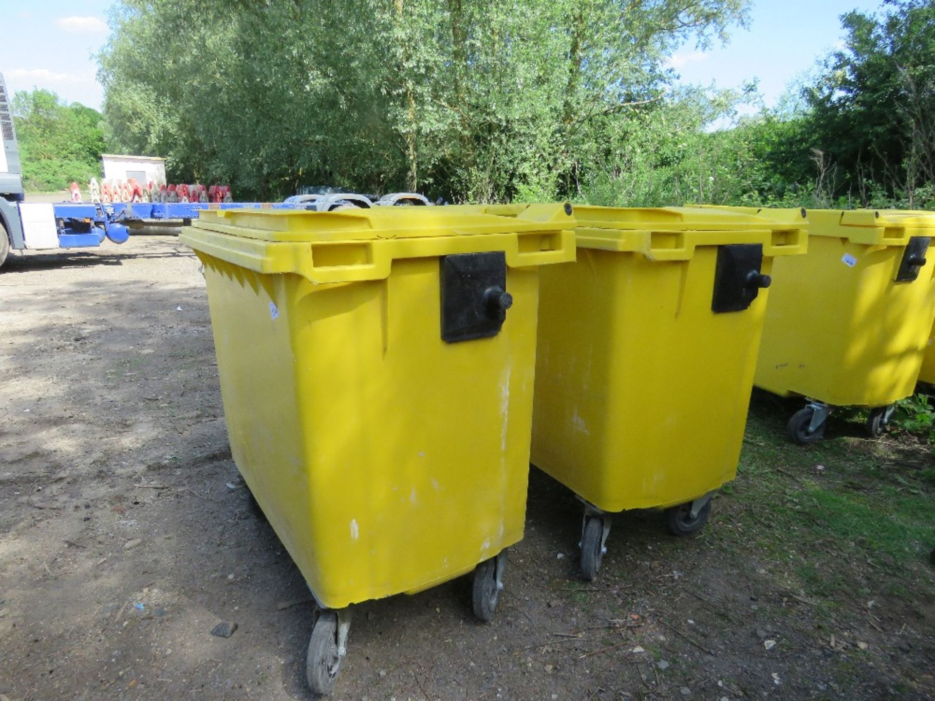 2 X LARGE CAPACITY WHEELED PLASTIC WASTE BINS. THIS LOT IS SOLD UNDER THE AUCTIONEERS MARGIN SCHEME,