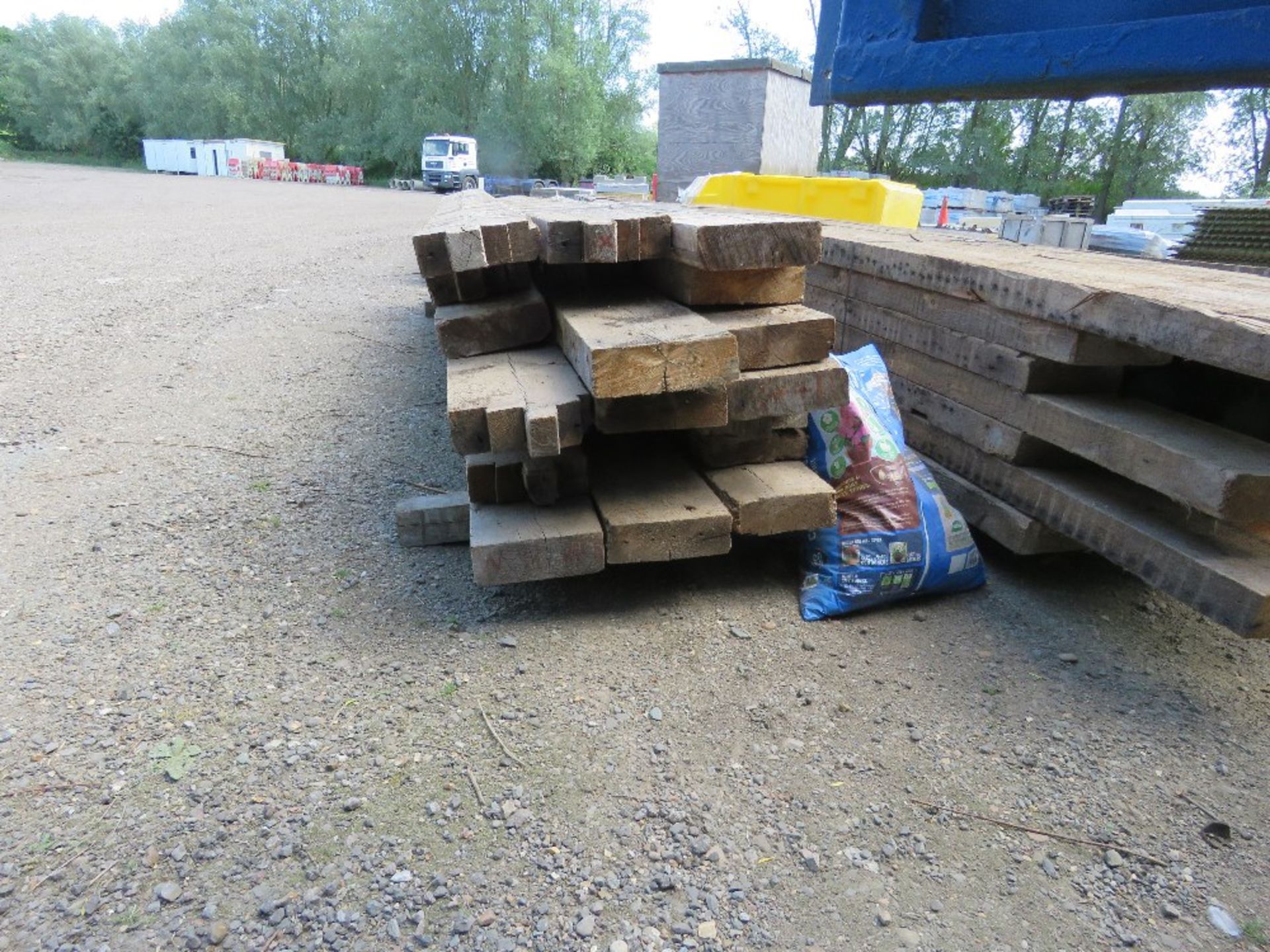 LARGE BUNDLE OF DENAILED TIMBER BEAMS/JOISTS, MAINLY 9"X3", 12-14FT LENGTH APPROX. THIS LOT IS SOLD - Image 2 of 4