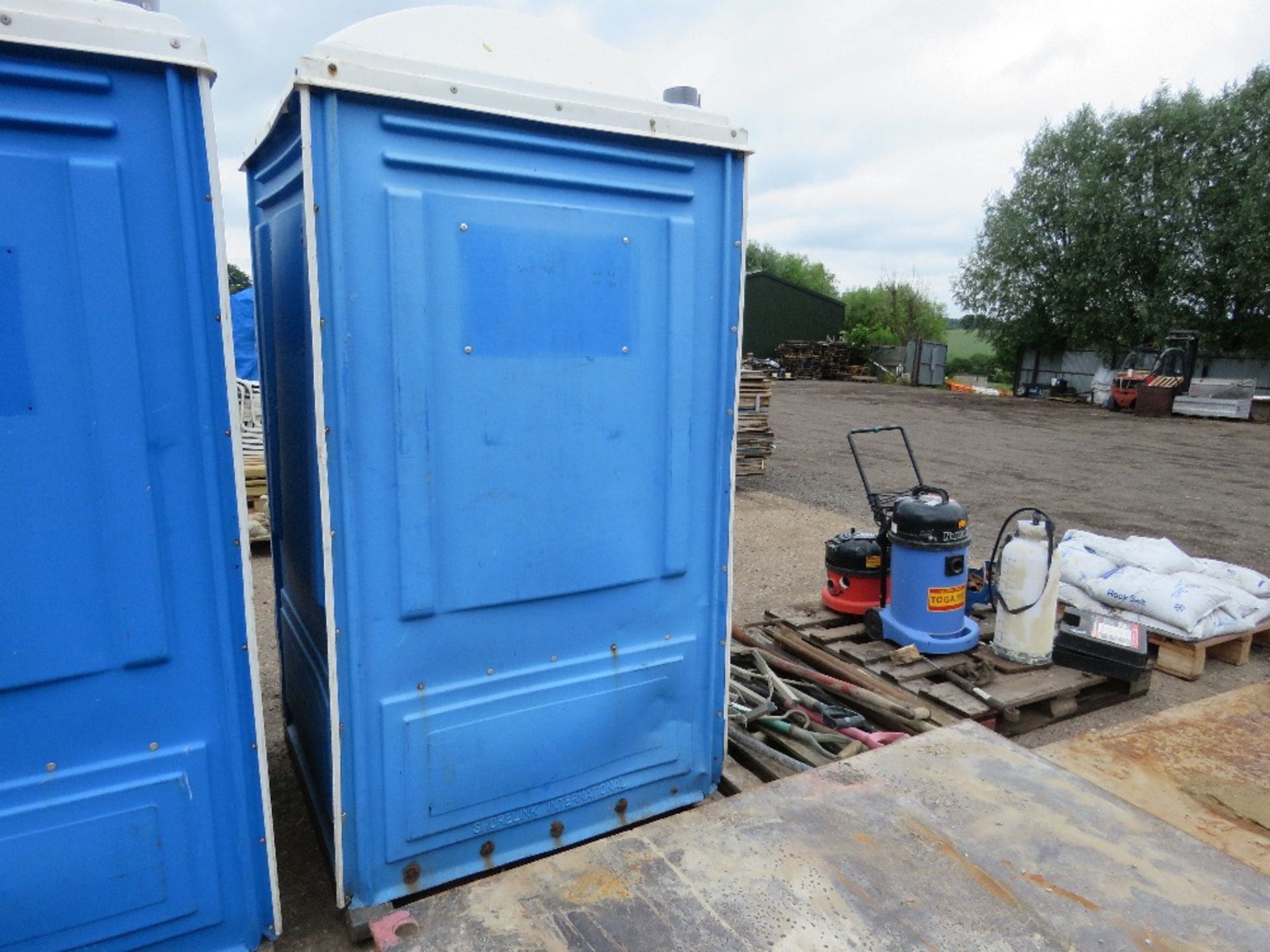 PORTABLE SITE TOILET. - Image 3 of 5