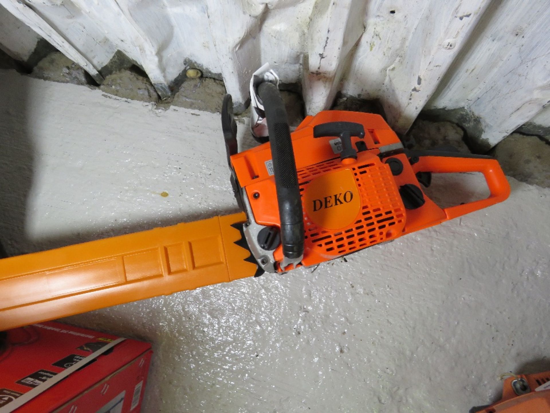 DEKO PETROL ENGINED CHAINSAW, UNUSED. - Image 2 of 2