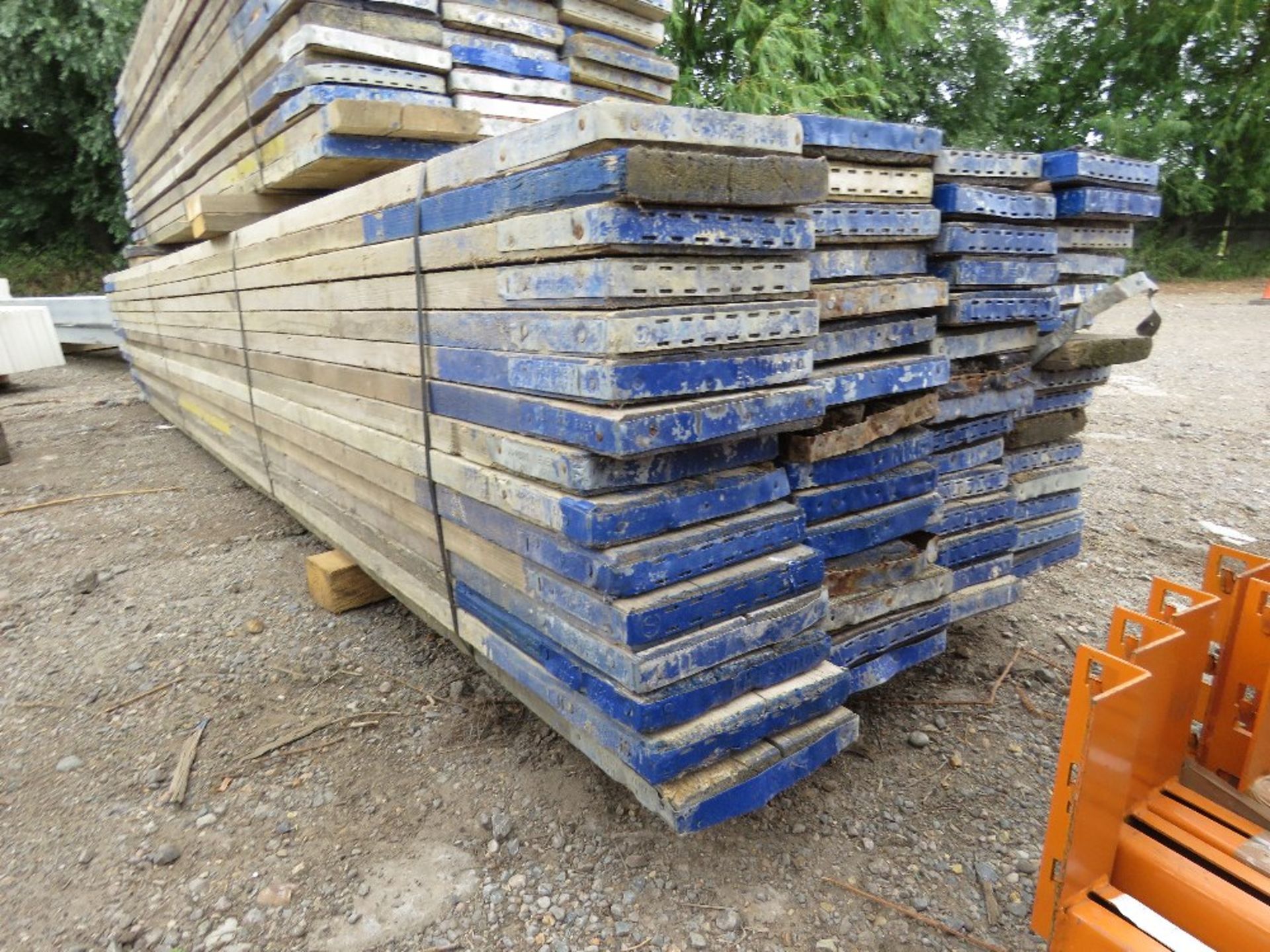 STACK OF 60 X PRE USED SCAFFOLD BOARDS, 3.9M LENGTH APPROX. THIS LOT IS SOLD UNDER THE AUCTIONEERS M - Image 2 of 3