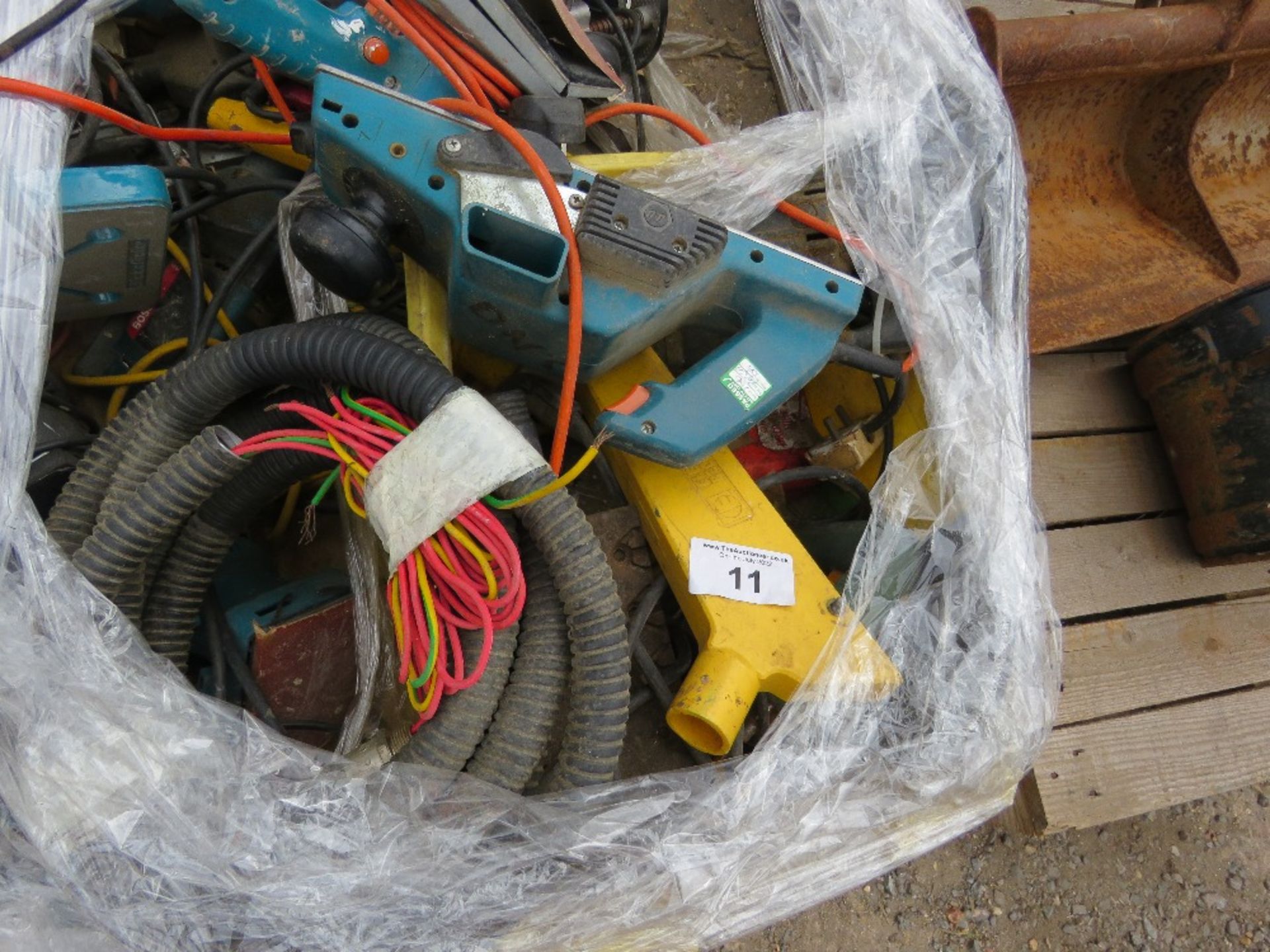 PALLET OF ASSORTED POWER TOOLS. - Image 2 of 4