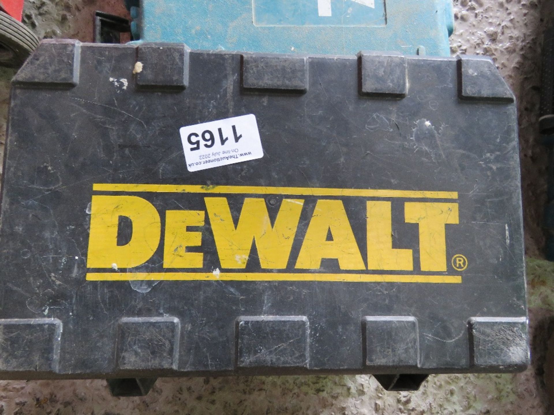 DEWALT 240VOLT CIRCULAR SAW IN A CASE. THIS LOT IS SOLD UNDER THE AUCTIONEERS MARGIN SCHEME, THEREFO - Image 2 of 2
