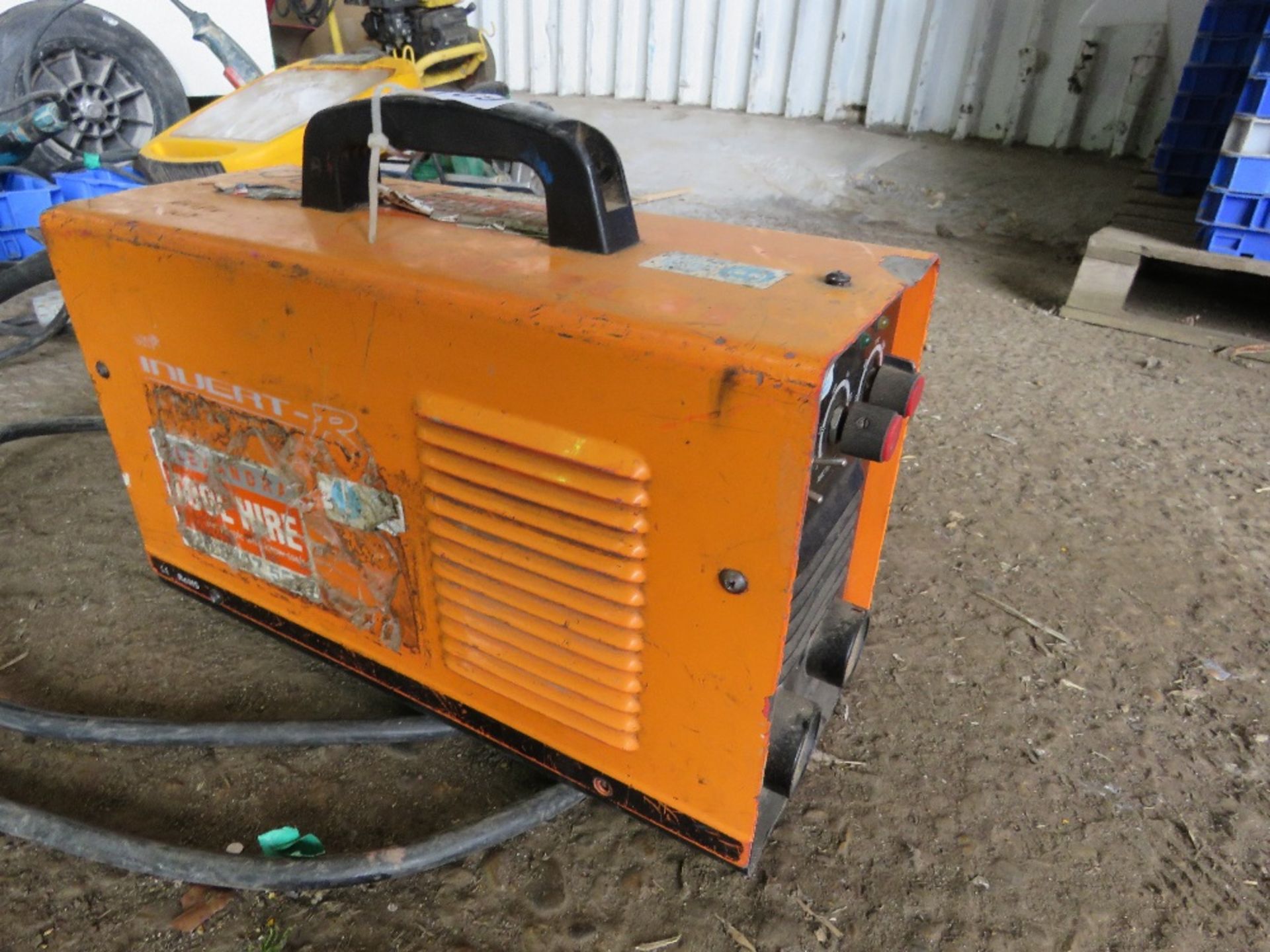 INVERTER WELDER 240VOLT. THIS LOT IS SOLD UNDER THE AUCTIONEERS MARGIN SCHEME, THEREFORE NO VAT WILL - Image 2 of 2