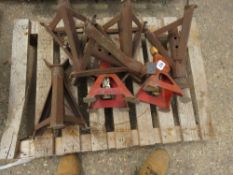 7 X ASSORTED AXLE STANDS. THIS LOT IS SOLD UNDER THE AUCTIONEERS MARGIN SCHEME, THEREFORE NO VAT WIL