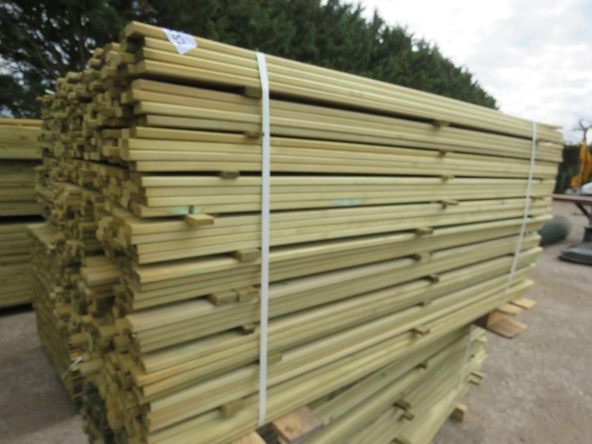 LARGE PACK OF PRESSURE TREATED VENETIAN SLATS FOR FENCING PANELS ETC @ 1.82M LENGTH 45MM WIDE X 17MM