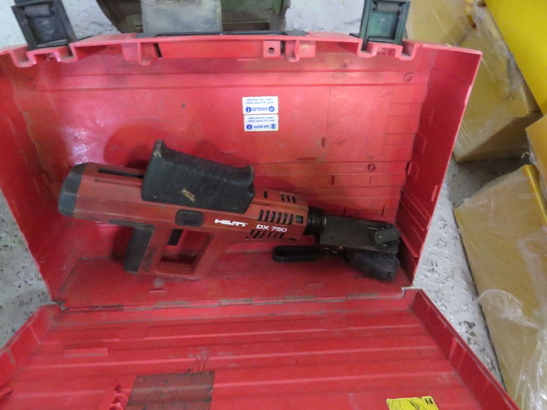 HILTI DX750 NAIL GUN IN A CASE. - Image 2 of 2