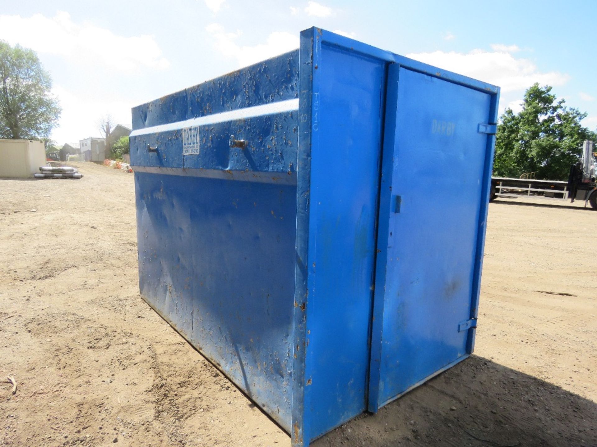 SKIP CHAIN LIFT ENCLOSED STEEL STORAGE CONTAINER 3M X 1.75M APPROX TS10 WITH KEYS. DIRECT FROM - Image 2 of 6