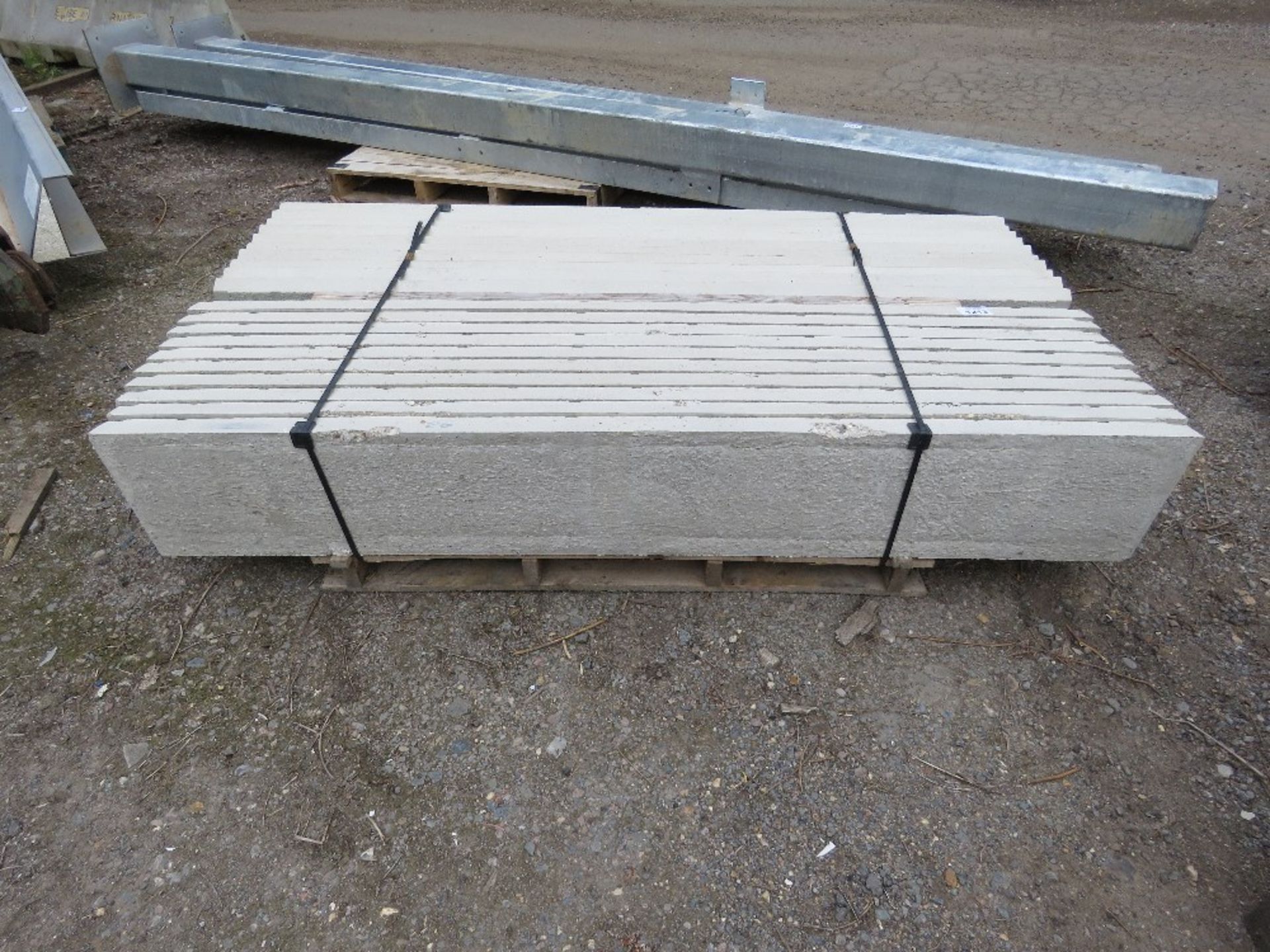 PALLET OF 20 X BRICK EFFECT CONCRETE GRAVEL BOARDS 1.83M X 30CM APPROX. - Image 2 of 5