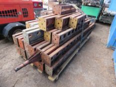 QUANTITY OF RMD FORMWORK SUPPORT BEAMS 0.9M - 2.7M LENGTH APPROX PLUS A BOX OF ASSORTED CLIPS, BASE