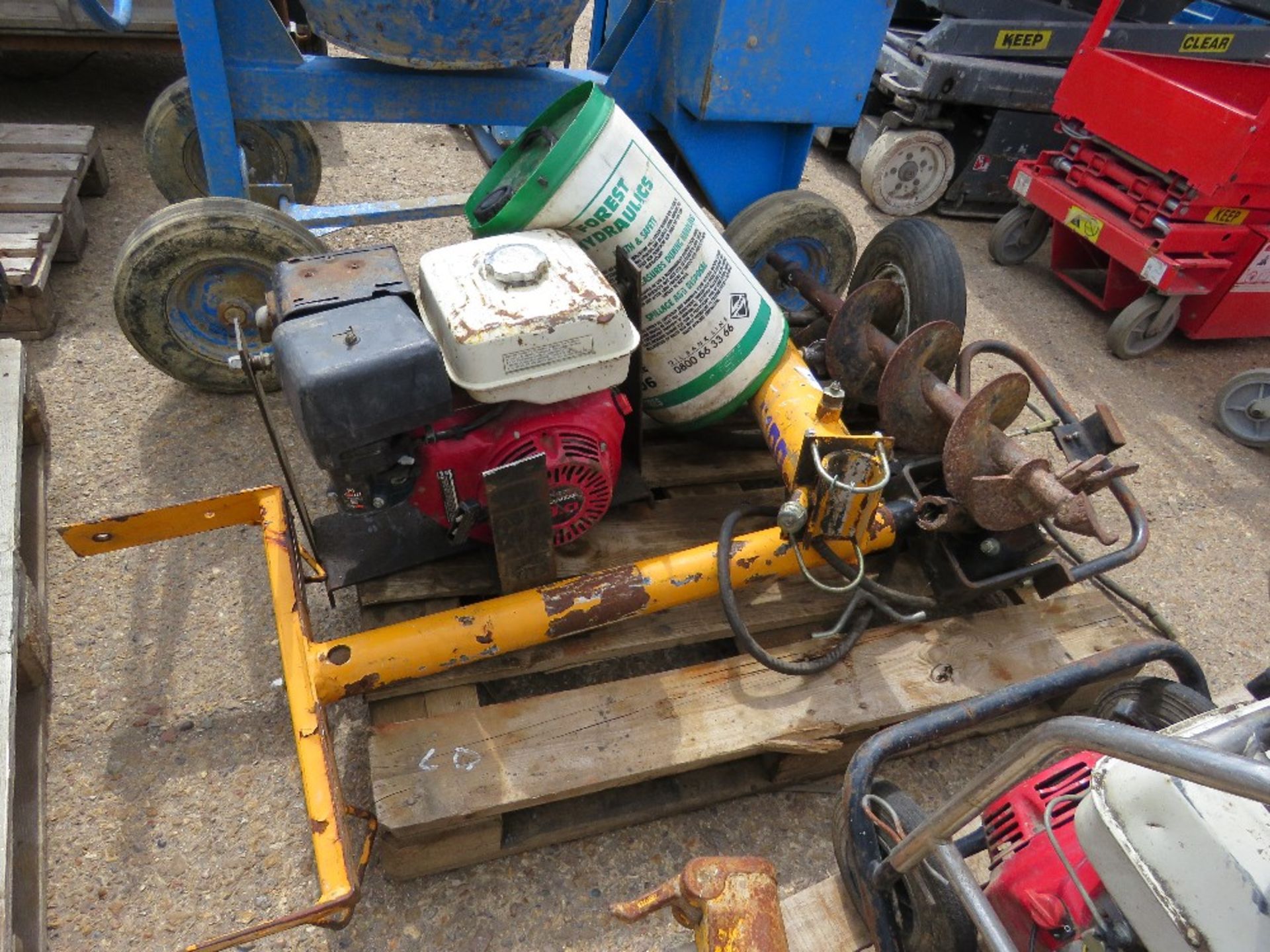 COMAC HONDA ENGINED WHEELED POST HOLE BORER SET (DISMANTLED FOR TRANSPORT IN CAR). THIS LOT IS SOLD - Image 3 of 3