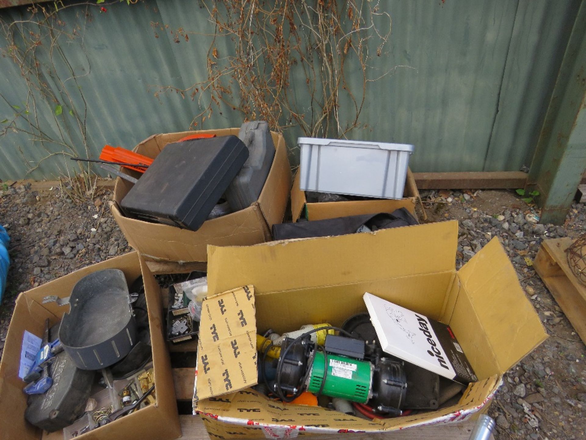 3 X PALLETS OF ASSORTED WORKSHOP CLEARANCE ITEMS. THIS LOT IS SOLD UNDER THE AUCTIONEERS MARGIN SCHE - Image 4 of 6