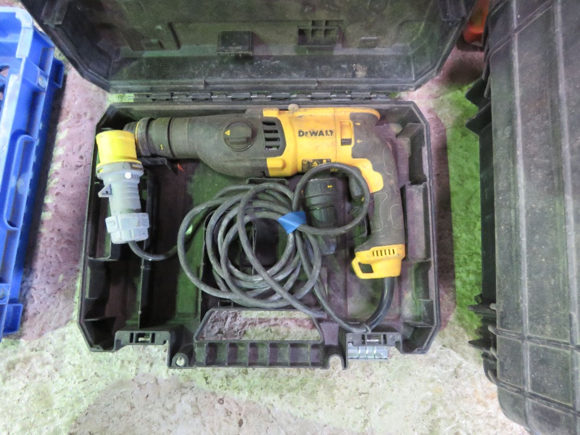 3X 110V DRILLS THIS LOT IS SOLD UNDER THE AUCTIONEERS MARGIN SCHEME, THEREFORE NO VAT WILL BE CHARG - Image 4 of 4