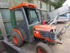 KUBOTA B2400 COMPACT TRACTOR WITH CAB, EX GOLF COURSE. WHEN TESTED WAS SEEN TO DRIVE,