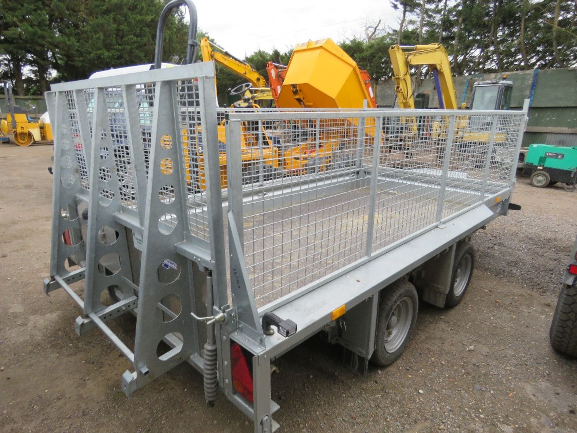 IFOR WILLIAMS GX126 TRAILER WITH MESH CAGE SIDES AND DROP REAR RAMP. WITH HITCH KEY AND DELIVERY PAC - Image 4 of 9
