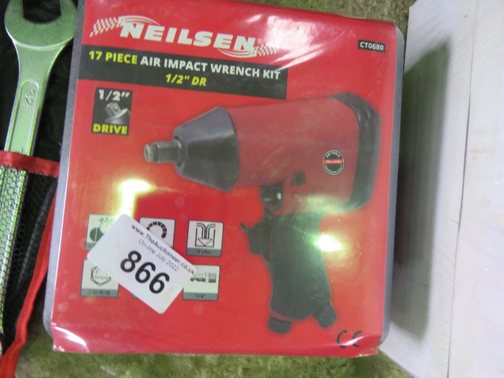 IMPACT WRENCH SET.