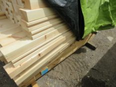 EXTRA LARGE PACK OF UNTREATED GROOVED "U" PROFILE FENCING TIMBER BATTENS MIXED LENGTH 1.3-1.83M APP
