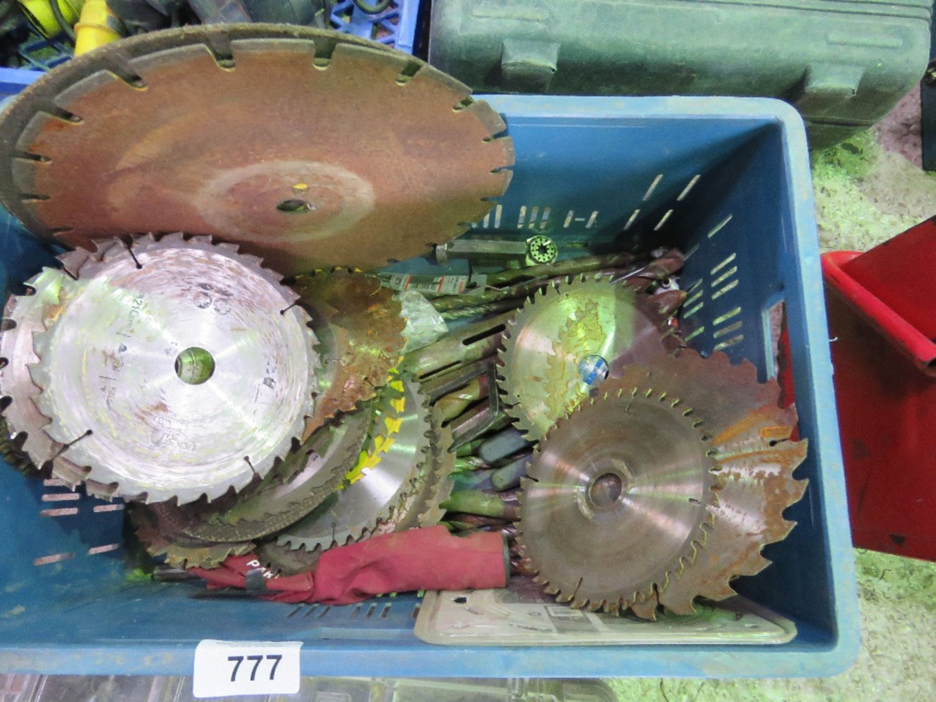 BOX CONTAINING SAW BLADES AND SDS DRILL BITS THIS LOT IS SOLD UNDER THE AUCTIONEERS MARGIN SCHEME, - Image 4 of 4