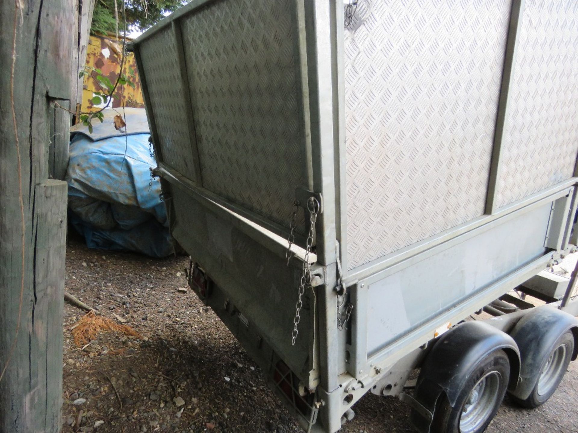 IFOR WILLIAMS TT3017-352 TIPPING TRAILER, 3500KG RATED WITH MESH SIDES. SN: SCKD00000H0714699. WHEN - Image 7 of 8