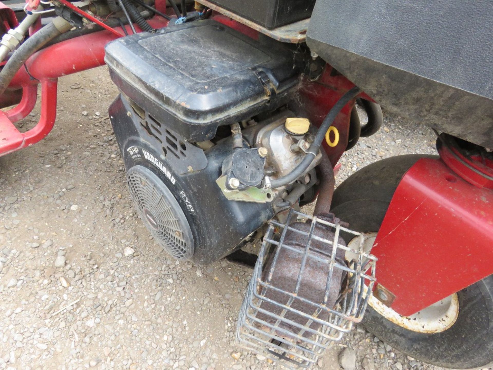 TORO GREENSMASTER 3050 WITH ROTARY POWER BRUSH ATTACHMENT. PETROL ENGINED. - Image 5 of 5