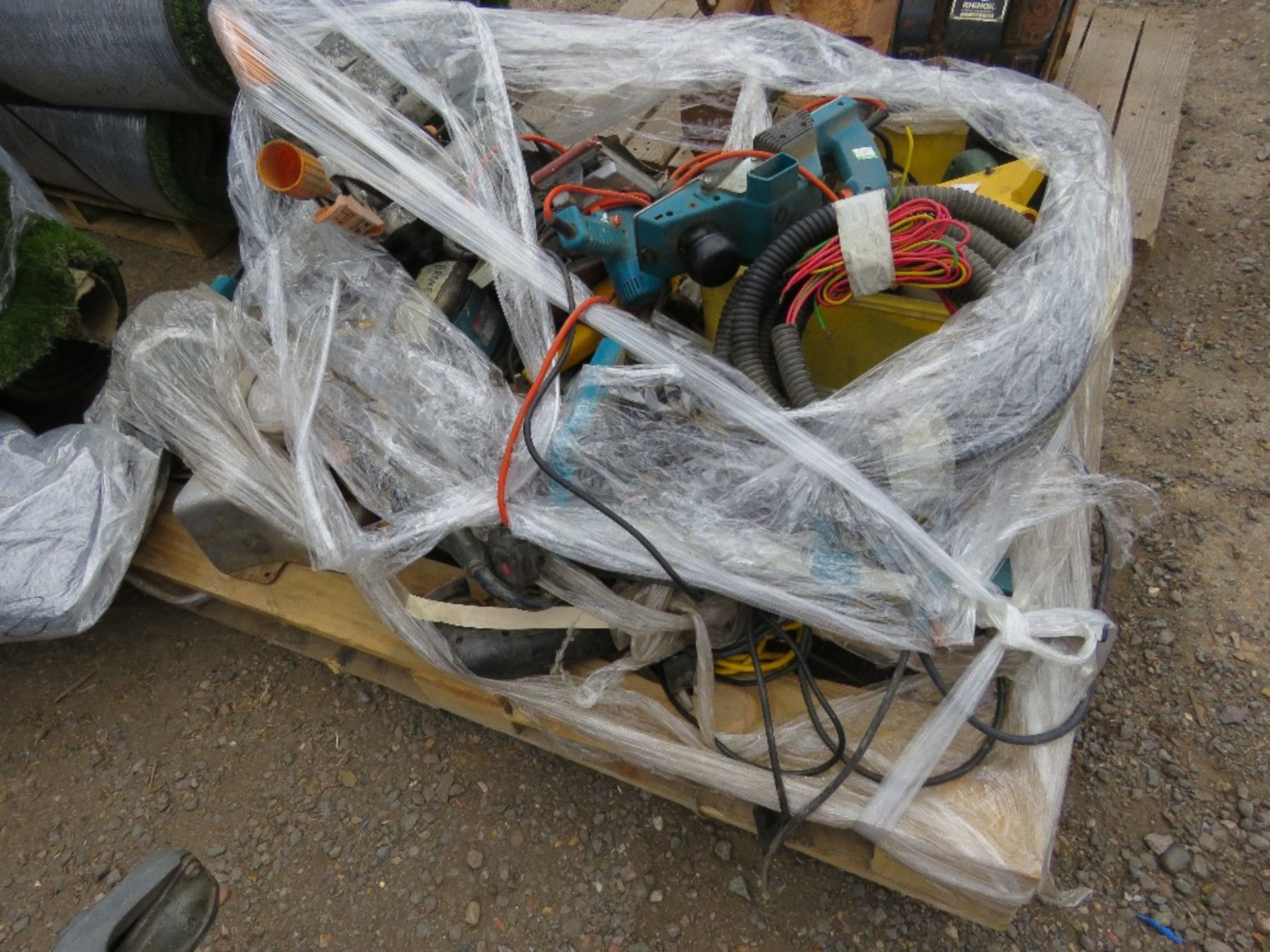 PALLET OF ASSORTED POWER TOOLS. - Image 4 of 4