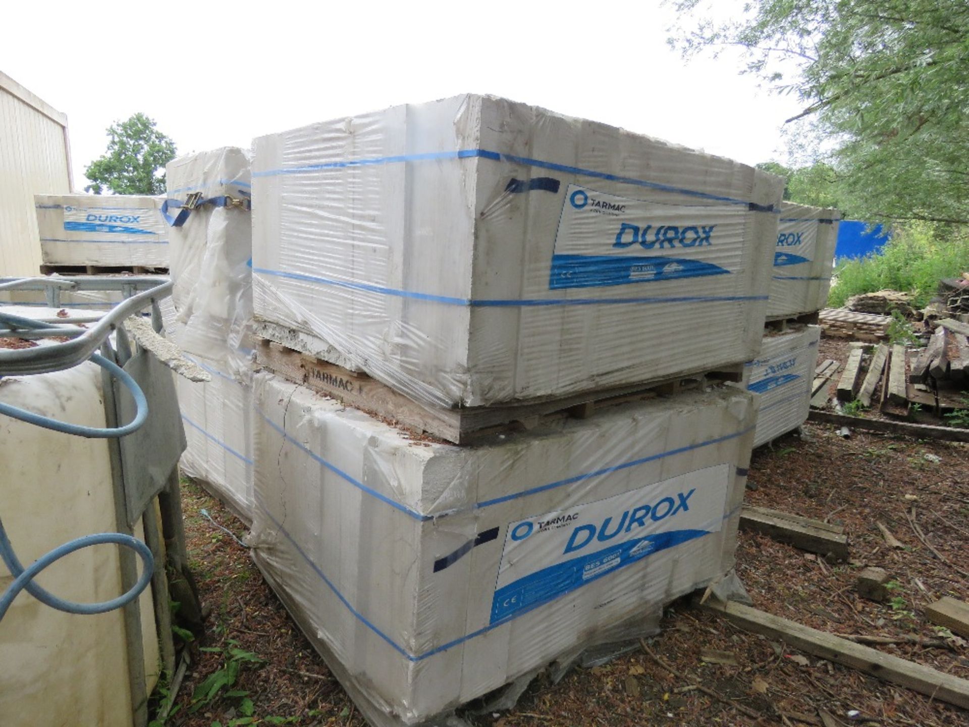4 X PACKS OF DUROX LIGHTWEIGHT BUILDING BLOCKS 60 X 14 X 20CM APPROX, 50NO PER PACK, 100NO IN TOTAL - Image 4 of 4