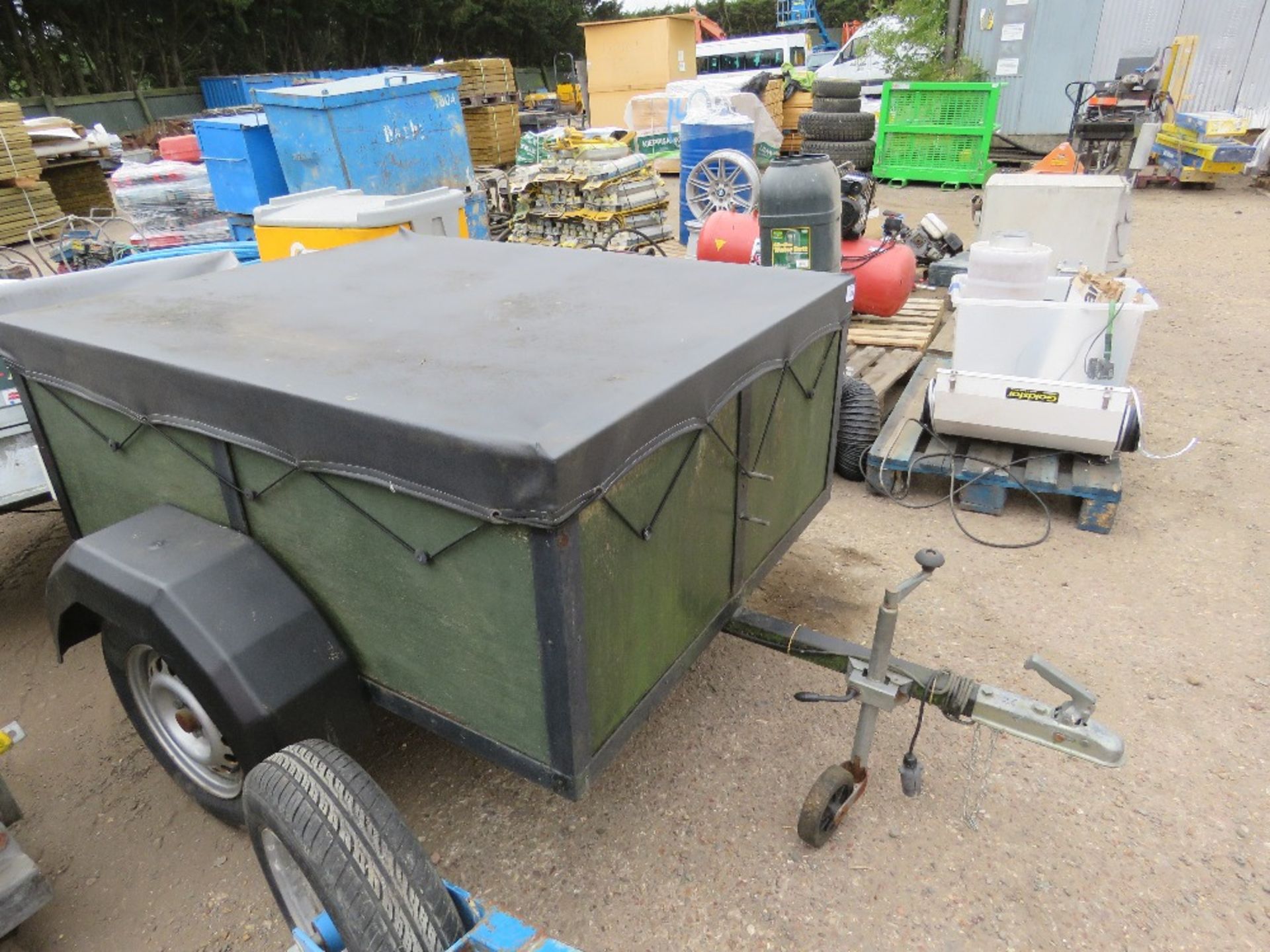 SINGLE AXLE GENERAL PURPOSE TRAILER WITH SHEET COVER, 5FT X 4FT APPROX. - Image 2 of 3