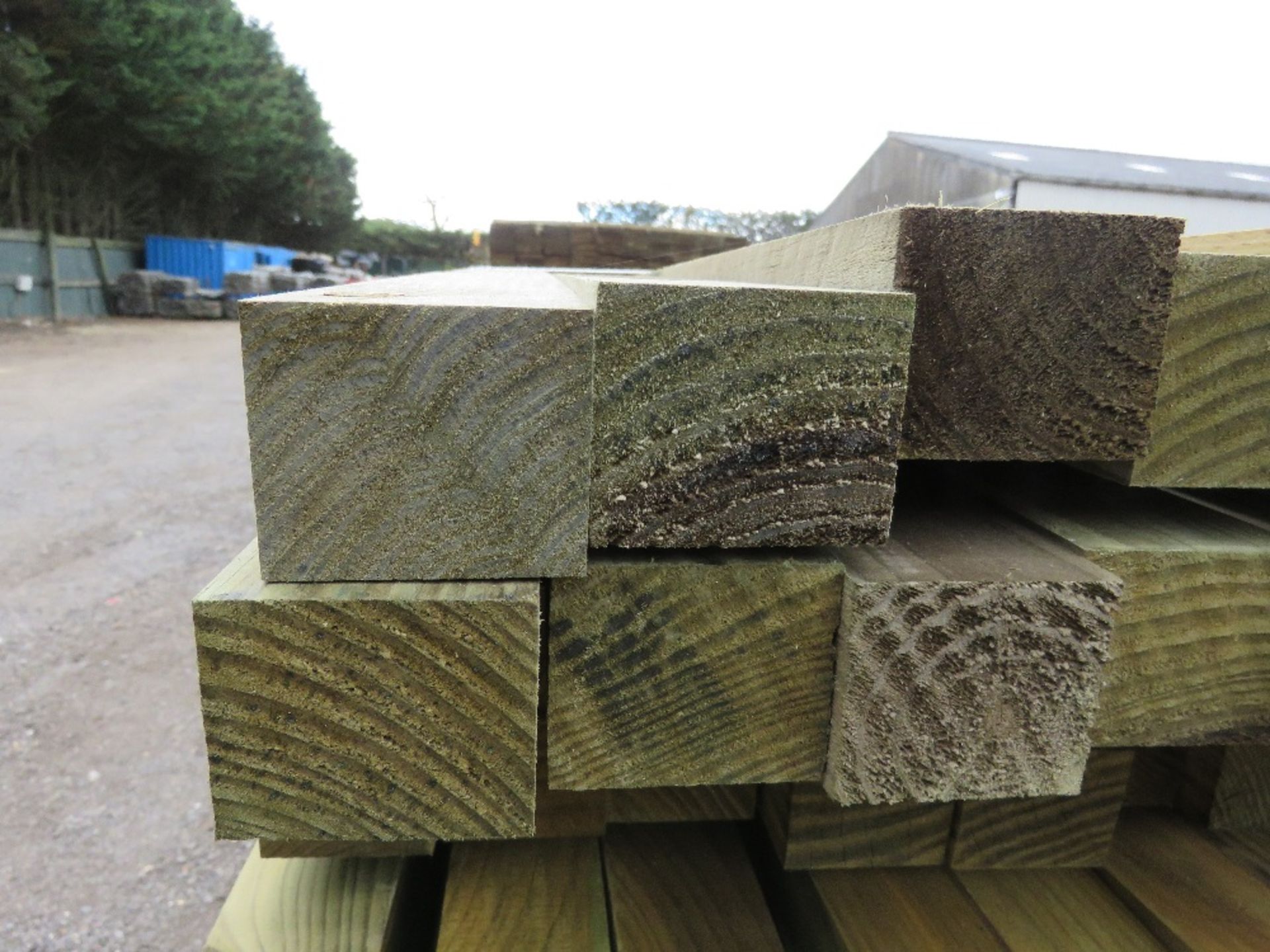 BUNDLE OF APPROXIMATELY 192NO WOODEN BATTENS 55MM X 45MM APPROX @ 2.2-2.7M APPROX. - Image 3 of 3