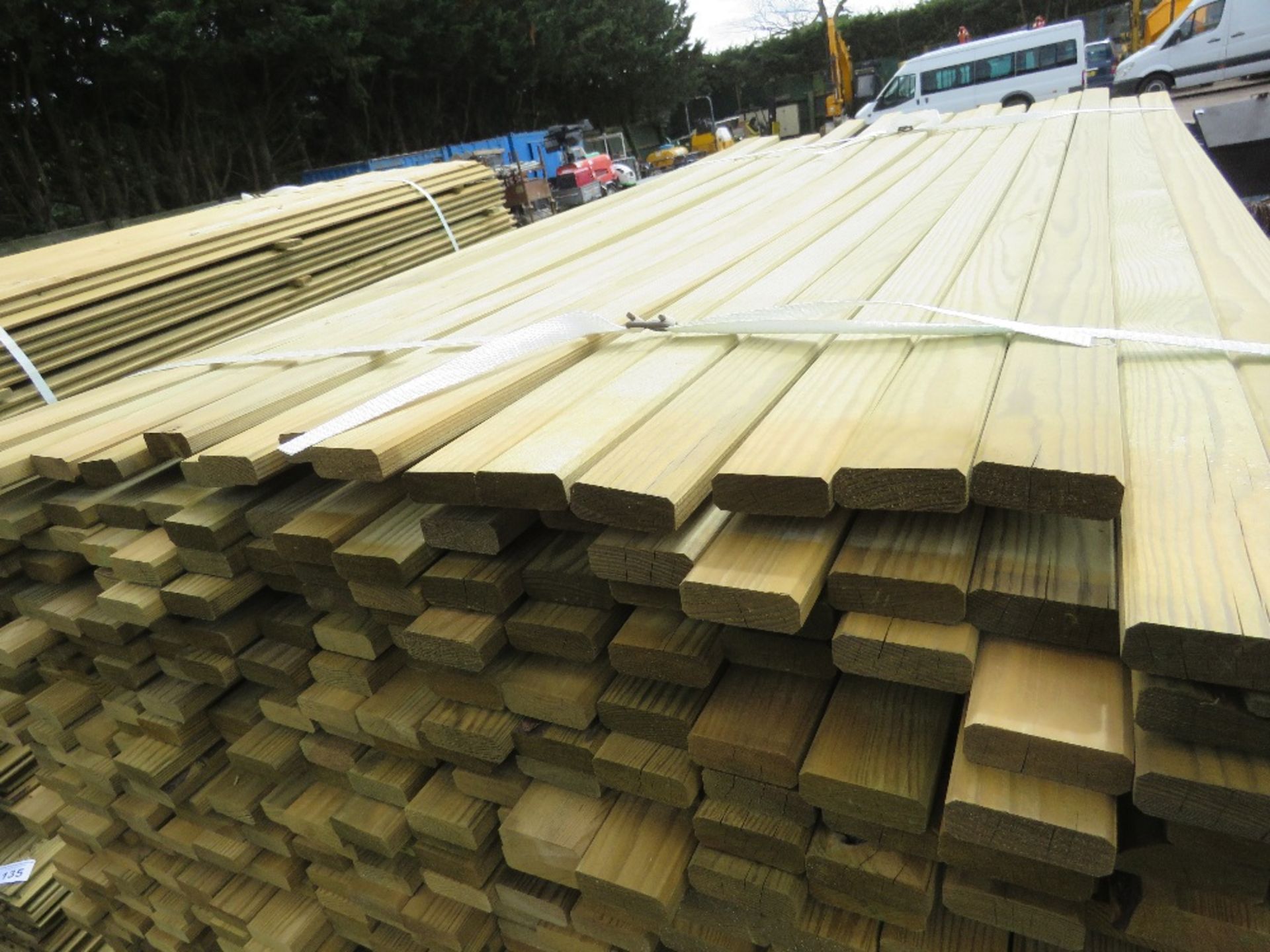 LARGE PACK OF PRESSURE TREATED VENETIAN SLATS FOR FENCING PANELS ETC @ 1.82M LENGTH 45MM WIDE X 17MM - Image 3 of 3