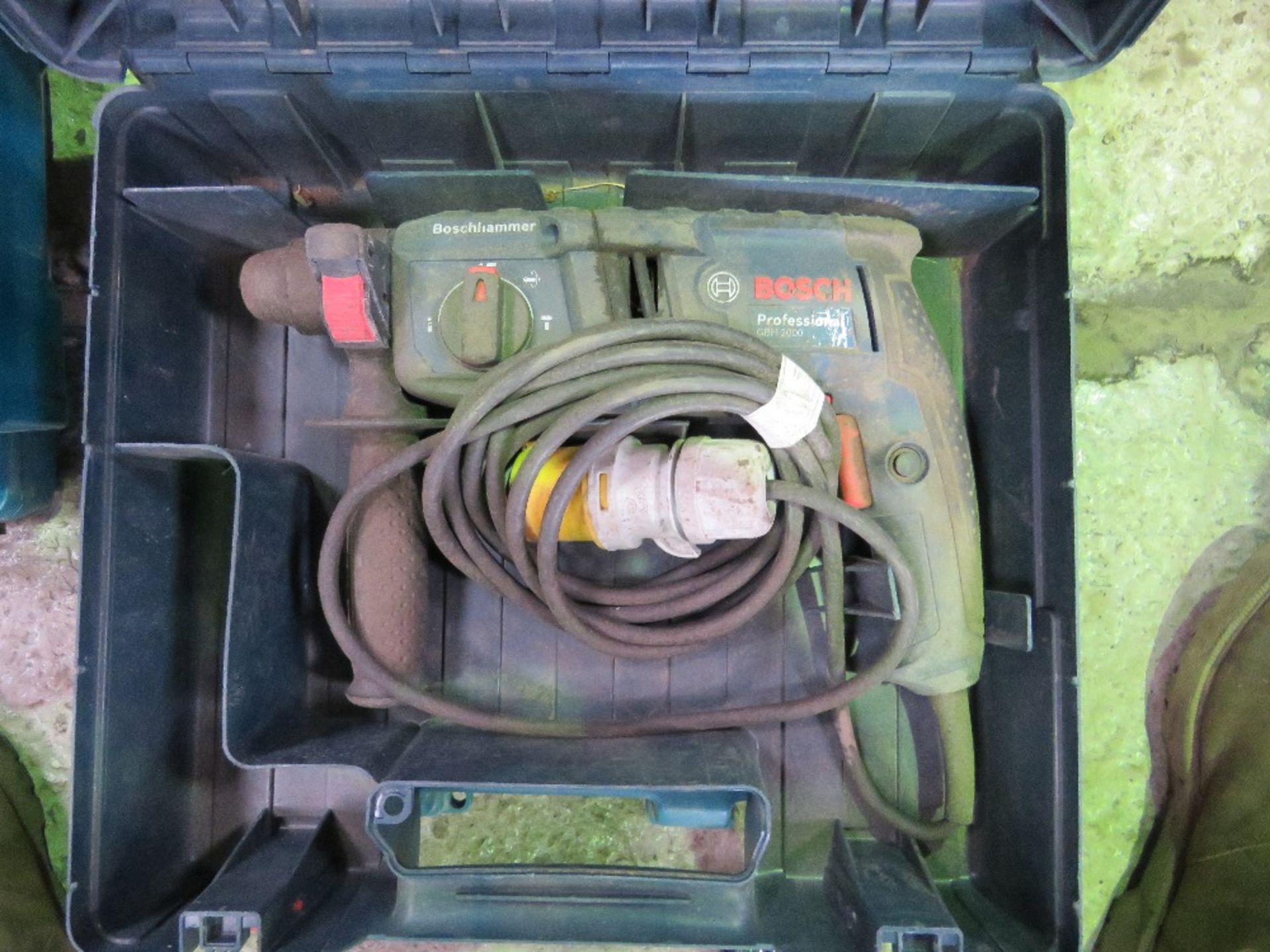 3X 110V DRILLS THIS LOT IS SOLD UNDER THE AUCTIONEERS MARGIN SCHEME, THEREFORE NO VAT WILL BE CHARG - Image 3 of 4