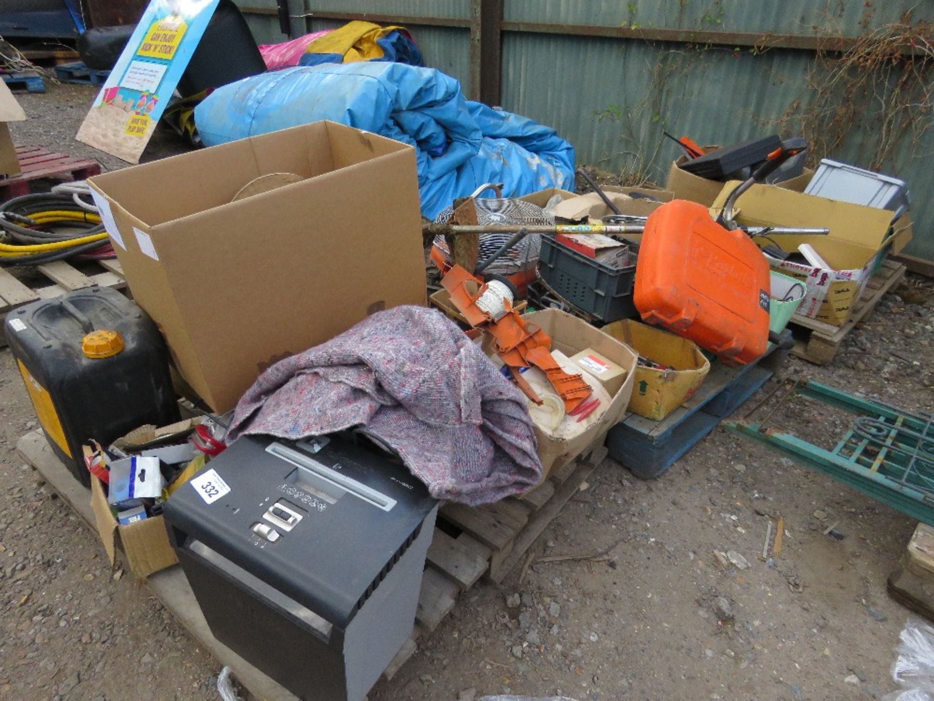 3 X PALLETS OF ASSORTED WORKSHOP CLEARANCE ITEMS. THIS LOT IS SOLD UNDER THE AUCTIONEERS MARGIN SCHE - Image 3 of 6