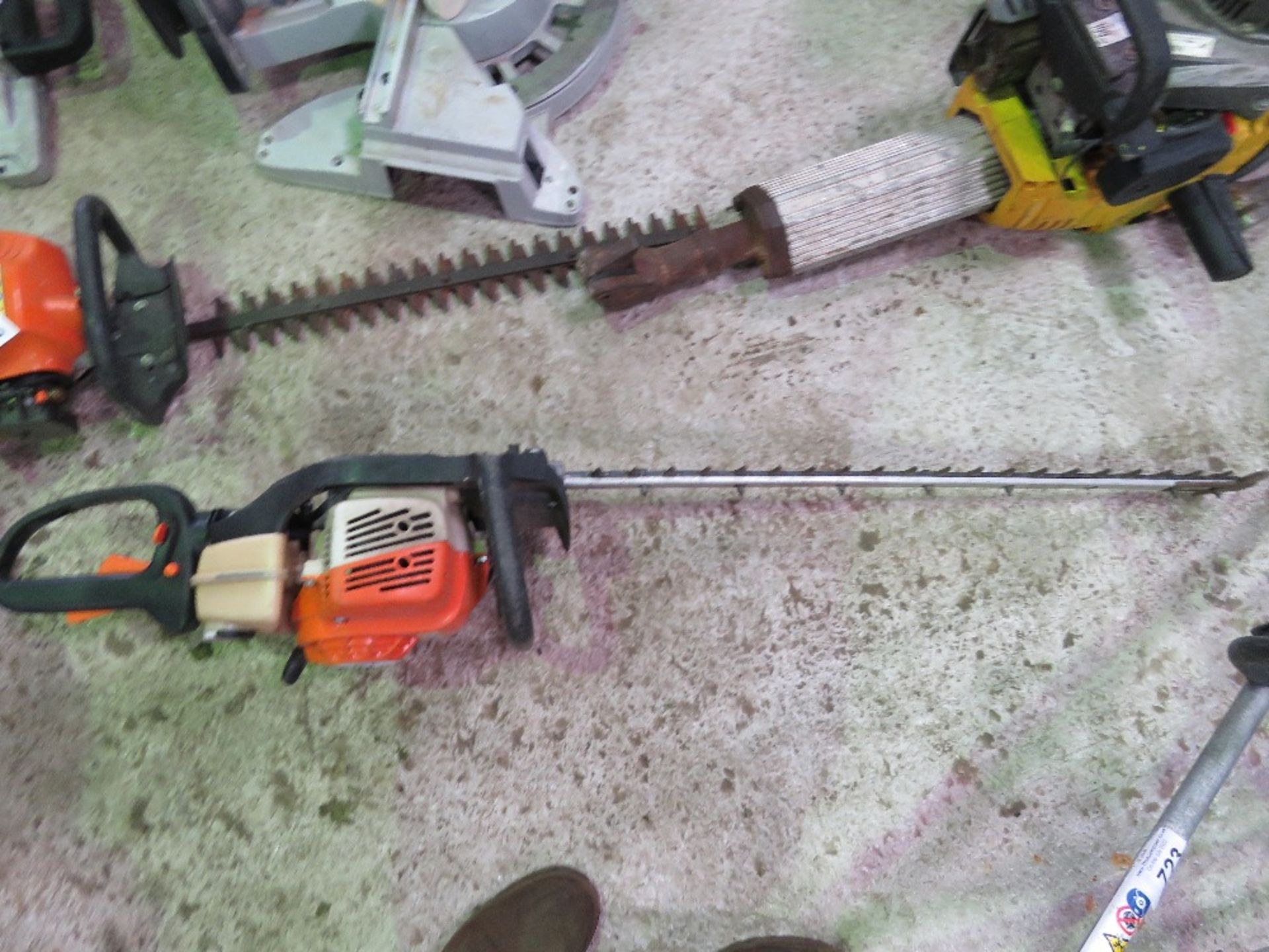 STIHL PETROL HEDGECUTTER THIS LOT IS SOLD UNDER THE AUCTIONEERS MARGIN SCHEME, THEREFORE NO VAT WIL - Image 3 of 3