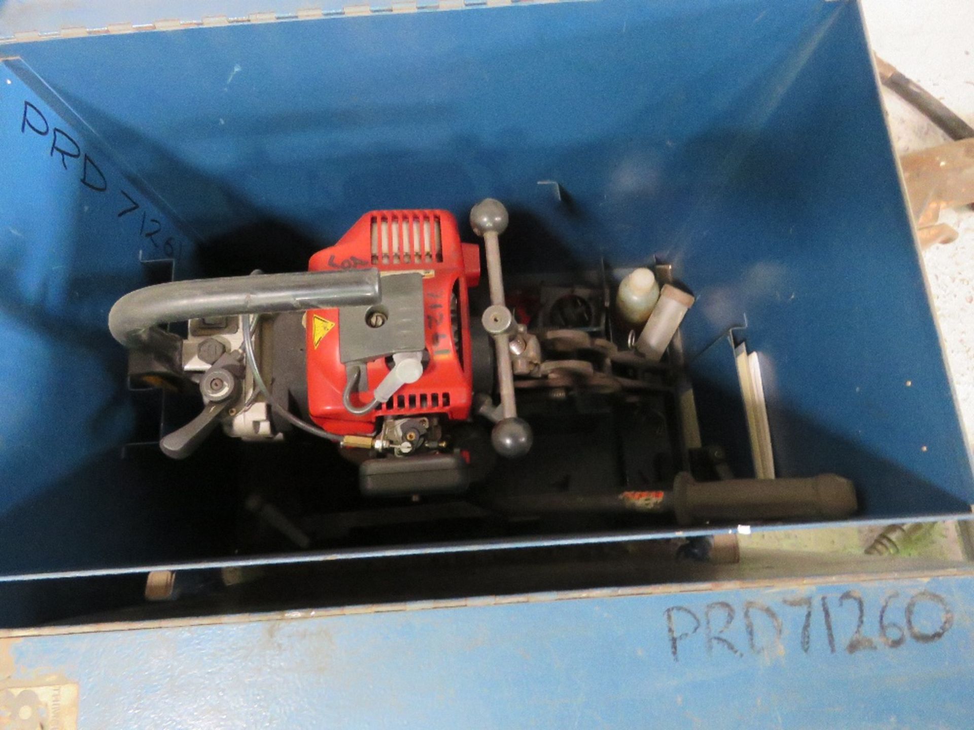 CEMBRE PETROL ENGINED RAIL DRILL IN A BOX. DIRECT FROM A LOCAL GROUNDWORKS COMPANY AS PART OF THE - Image 4 of 5