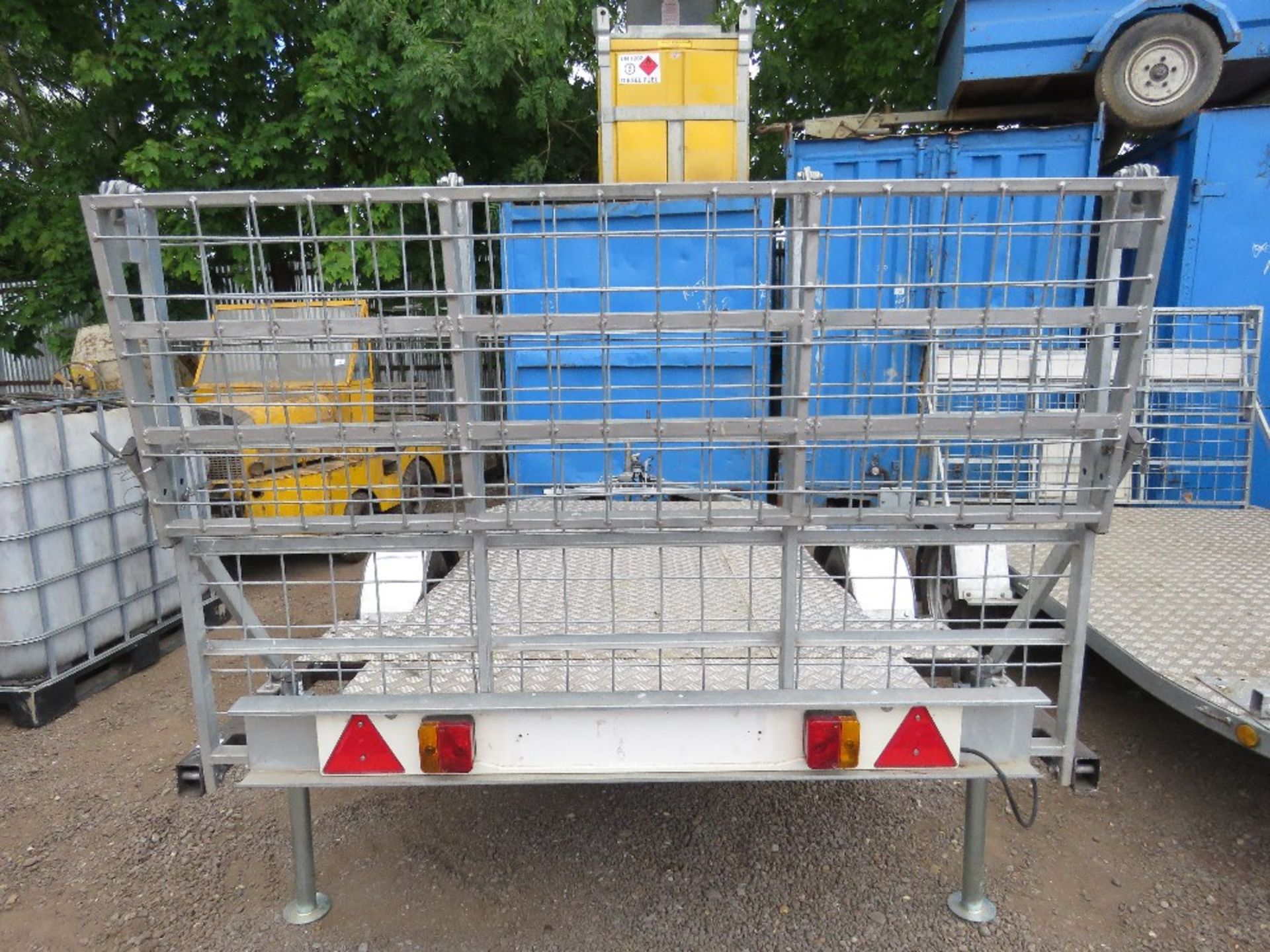 SINGLE AXLED QUAD BIKE / FLAT TRAILER 1.8M WIDE X 2.4M LENGTH BED APPROX. SOURCED FROM LIQUIDATION. - Image 2 of 6